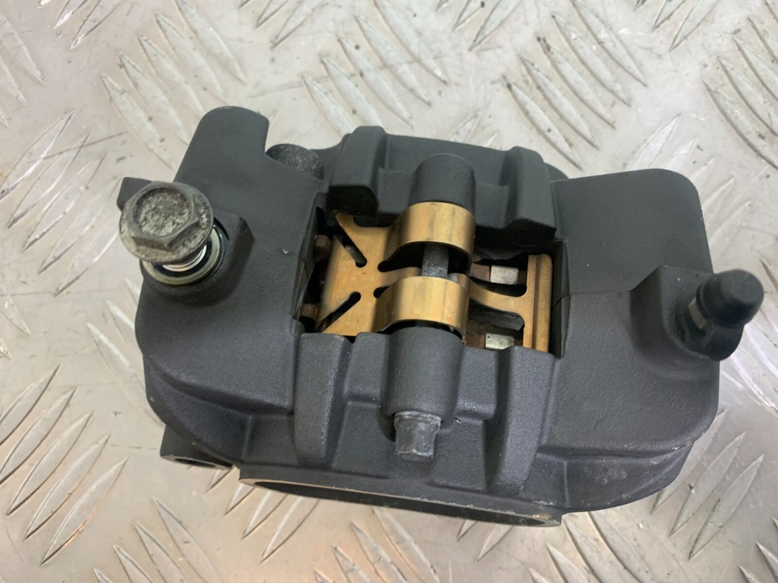 HARLEY DAVIDSON XL883 N IROD REAR BRAKE CALIPER  YEAR 2020  (CMB1116)
