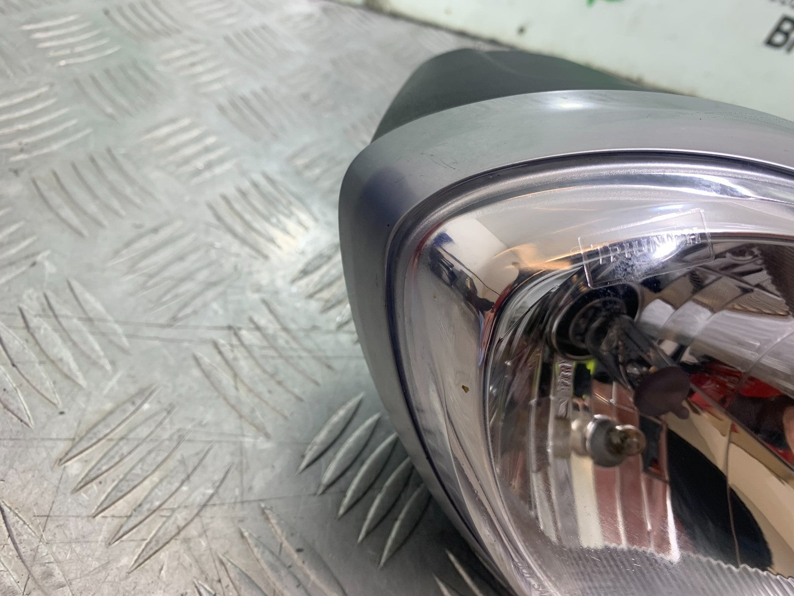 TRIUMPH 675 STREET TRIPLE R HEADLIGHTS YEAR 2013 - 2016 (CMB1221)