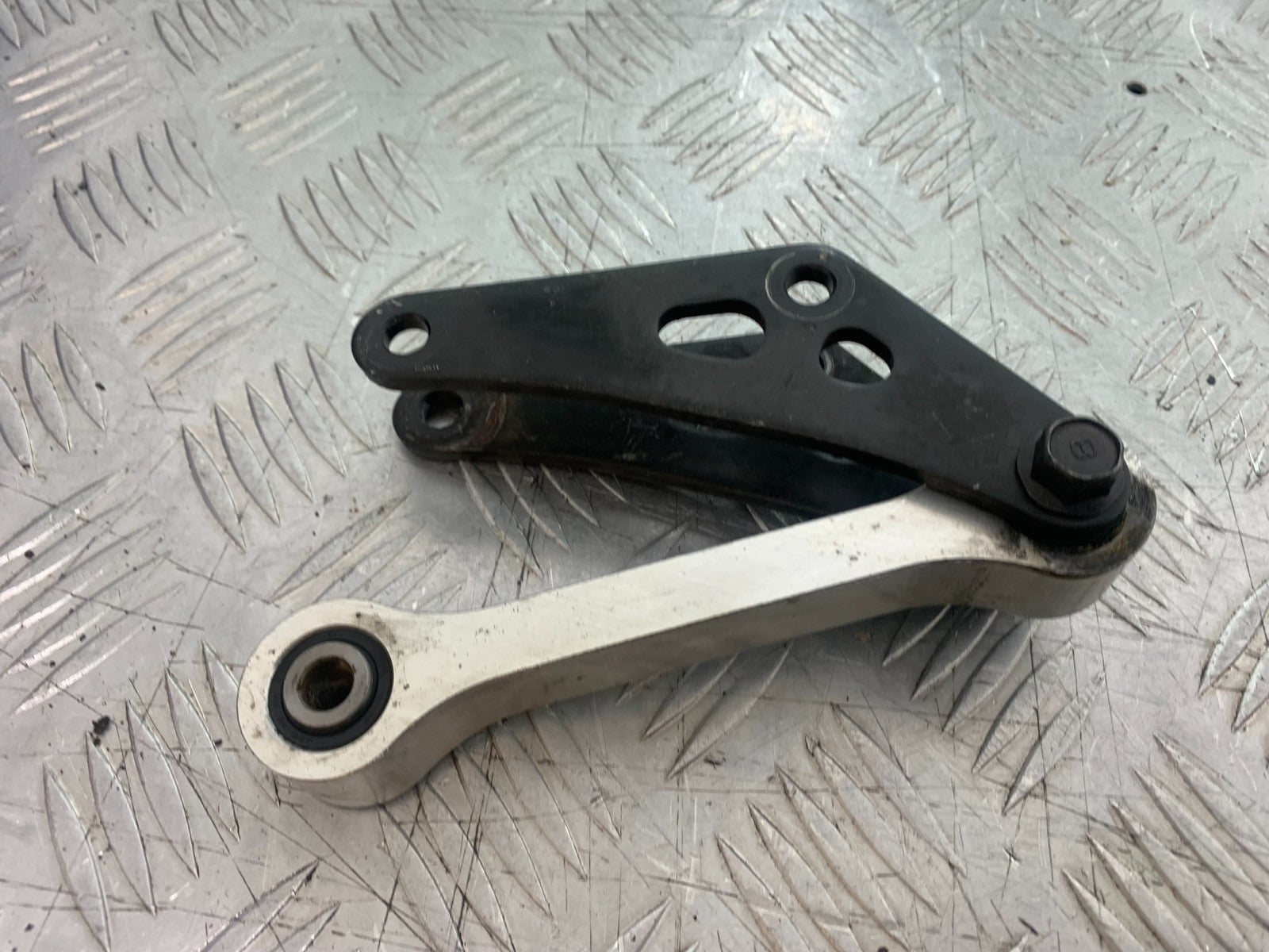 YAMAHA XSR900 XSR 900 SHOCK LINKAGE YEAR 2022-2024 (CMB1215)