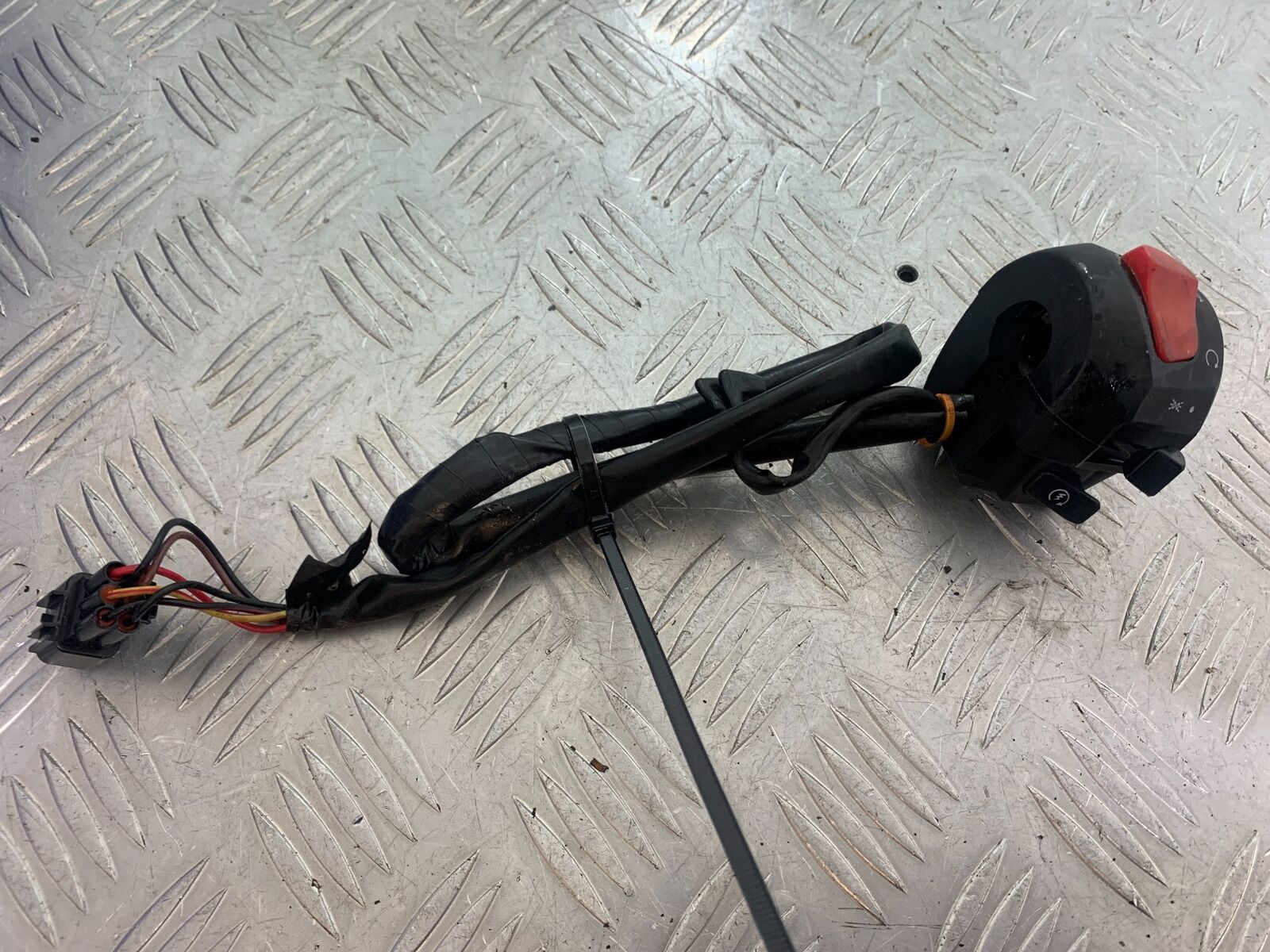 SINNIS TERRAIN 125 RIGHT SWITCH GEAR   YEAR 2018 (CMB1123)