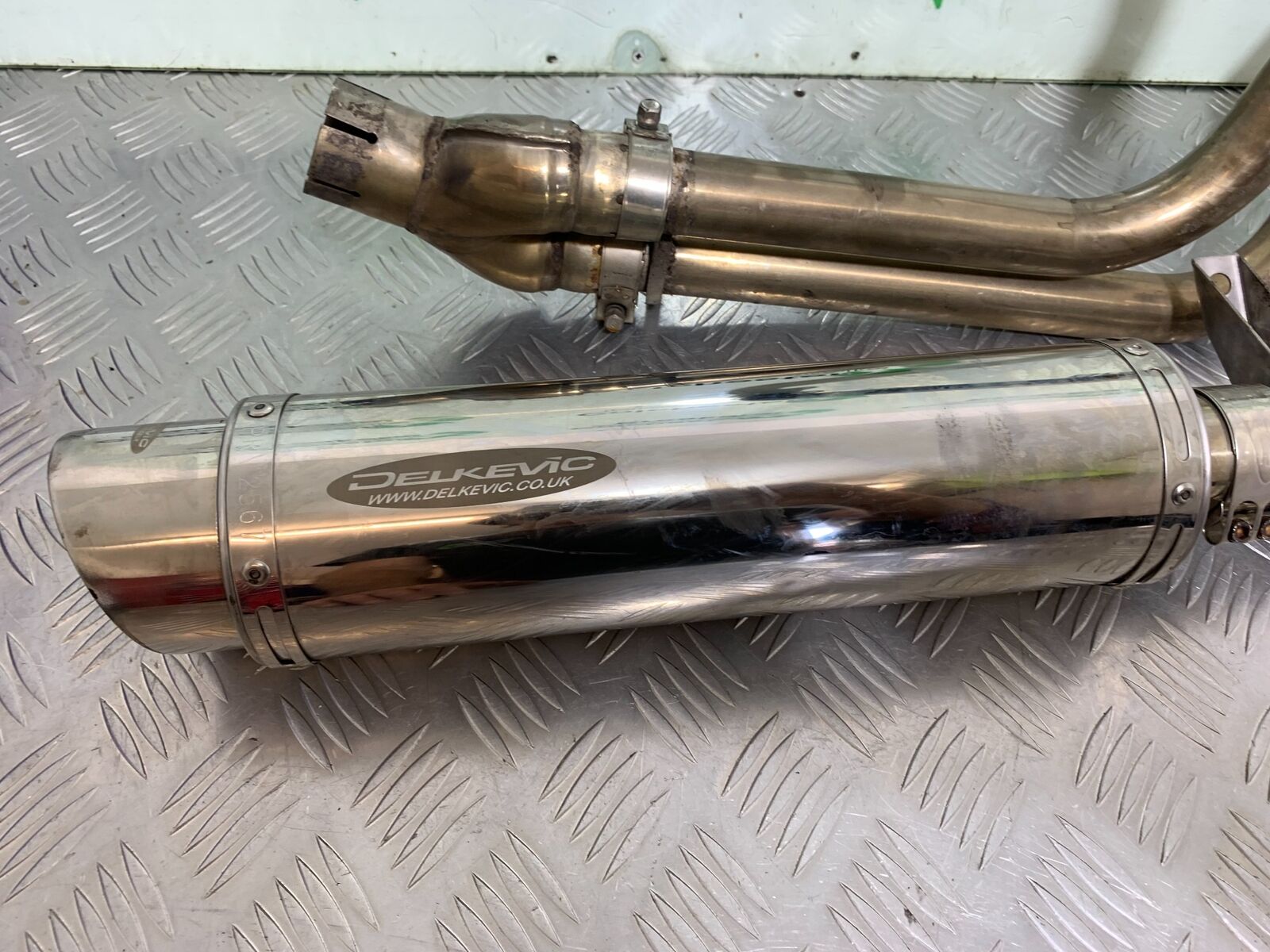 HONDA NTV 650 REVERE DELKEVIC EXHAUST  YEAR 1988-1996 (CMB1025))