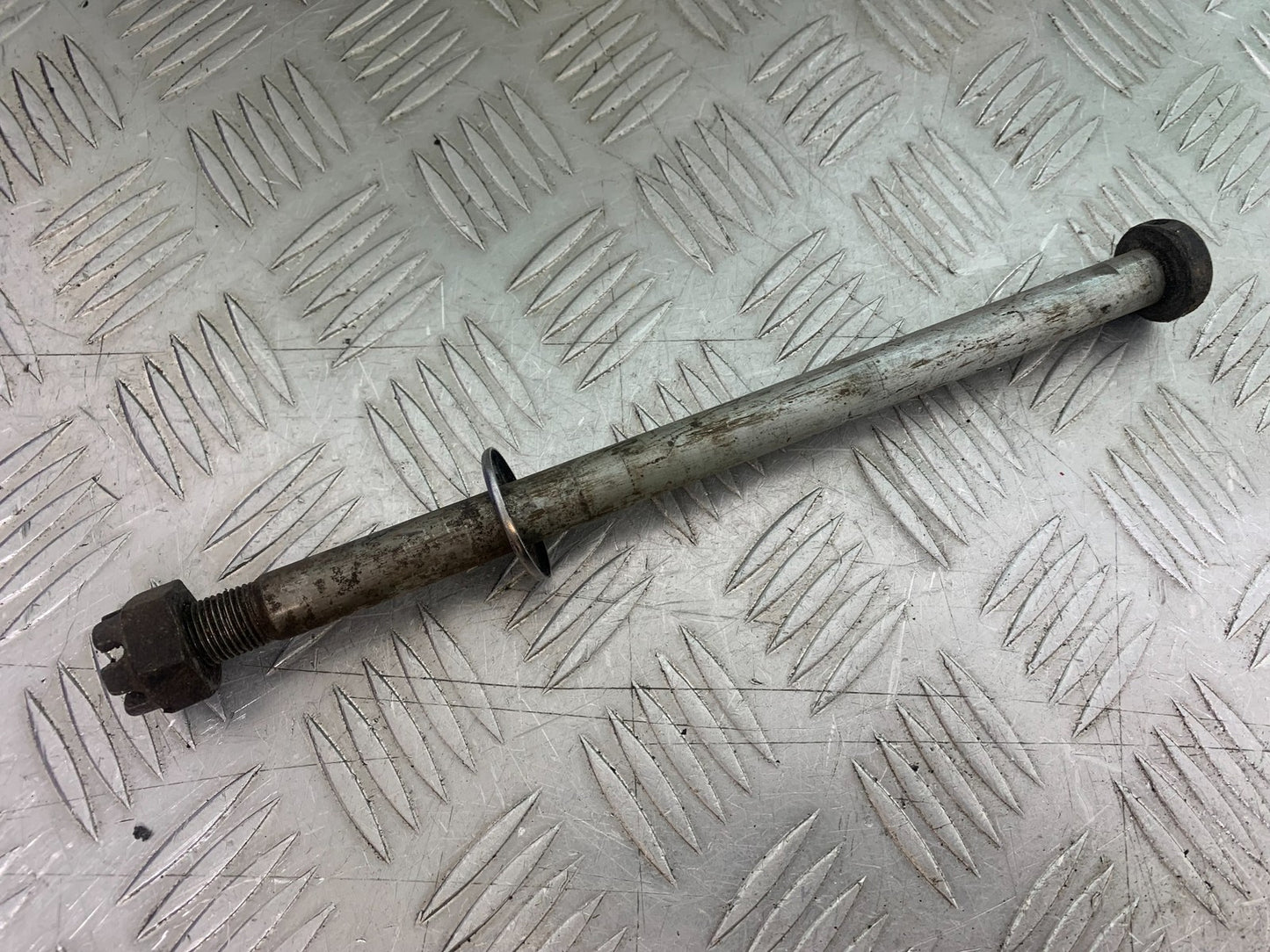 KAWASAKI GT550 GT 550 REAR WHEEL SPINDLE   YEAR 1989-1994
