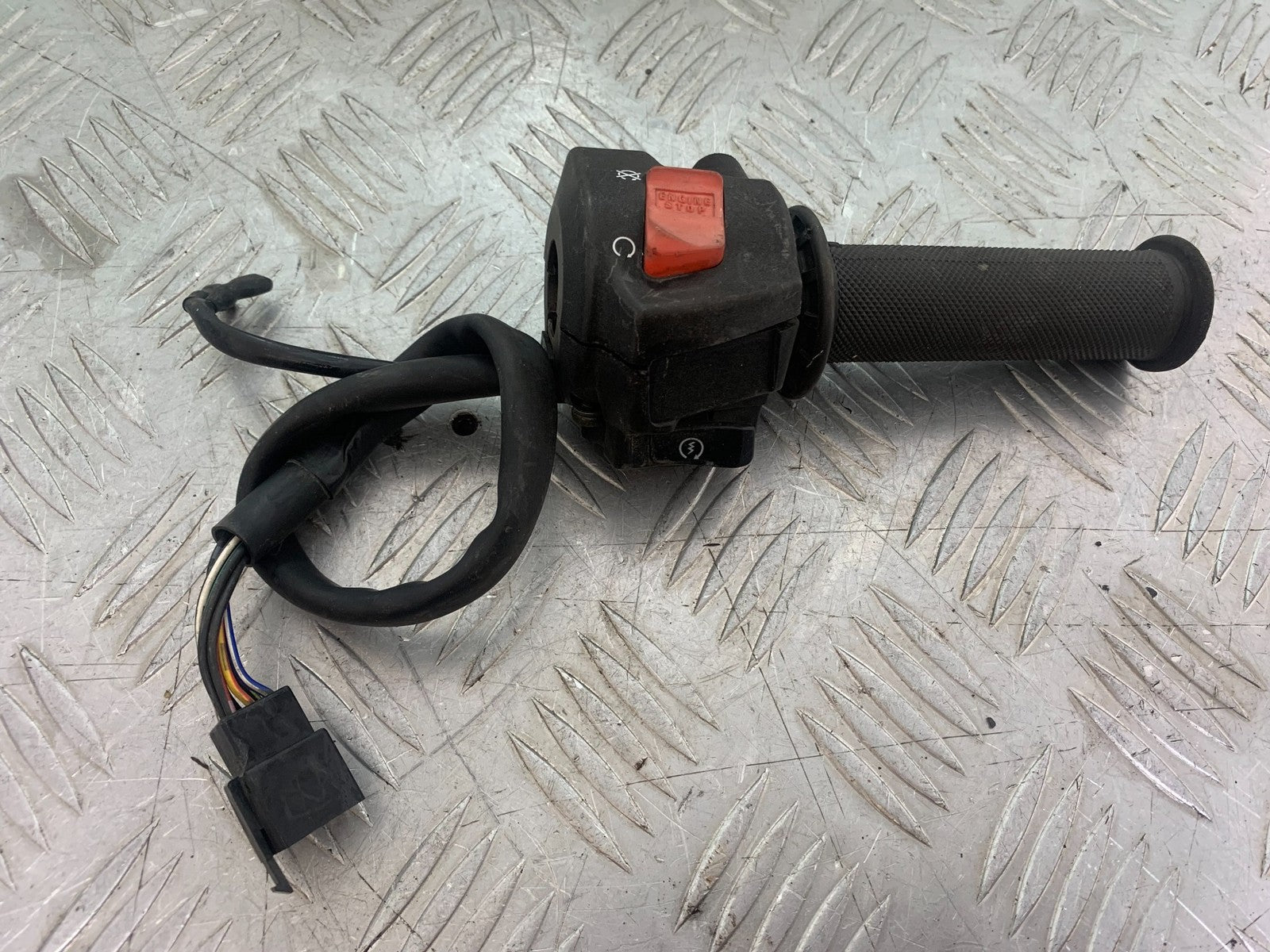 HONDA CBR600 CBR 600 RR RIGHT SWITCH GEAR  YEAR 2003-2004 CMB1173)