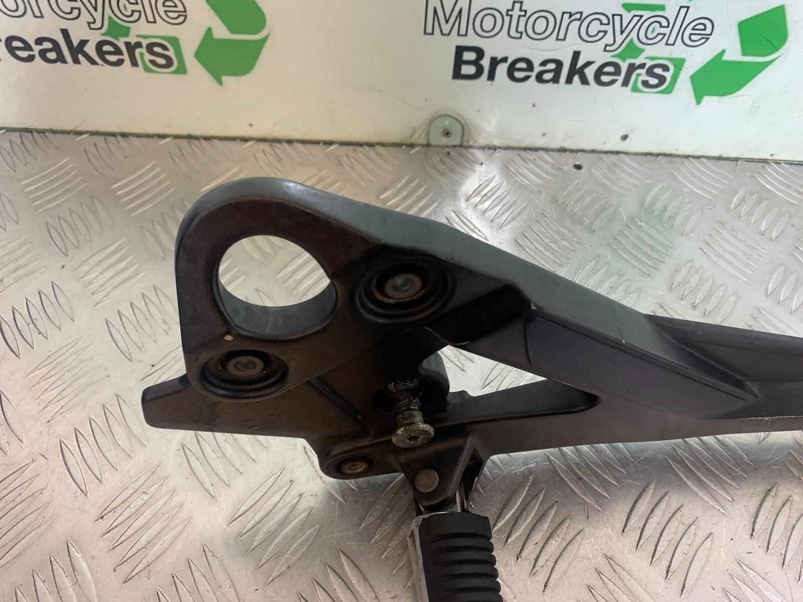YAMAHA XJ6 XJ6-S LEFT HANGER  YEAR 2009-2015  (CMB1070)