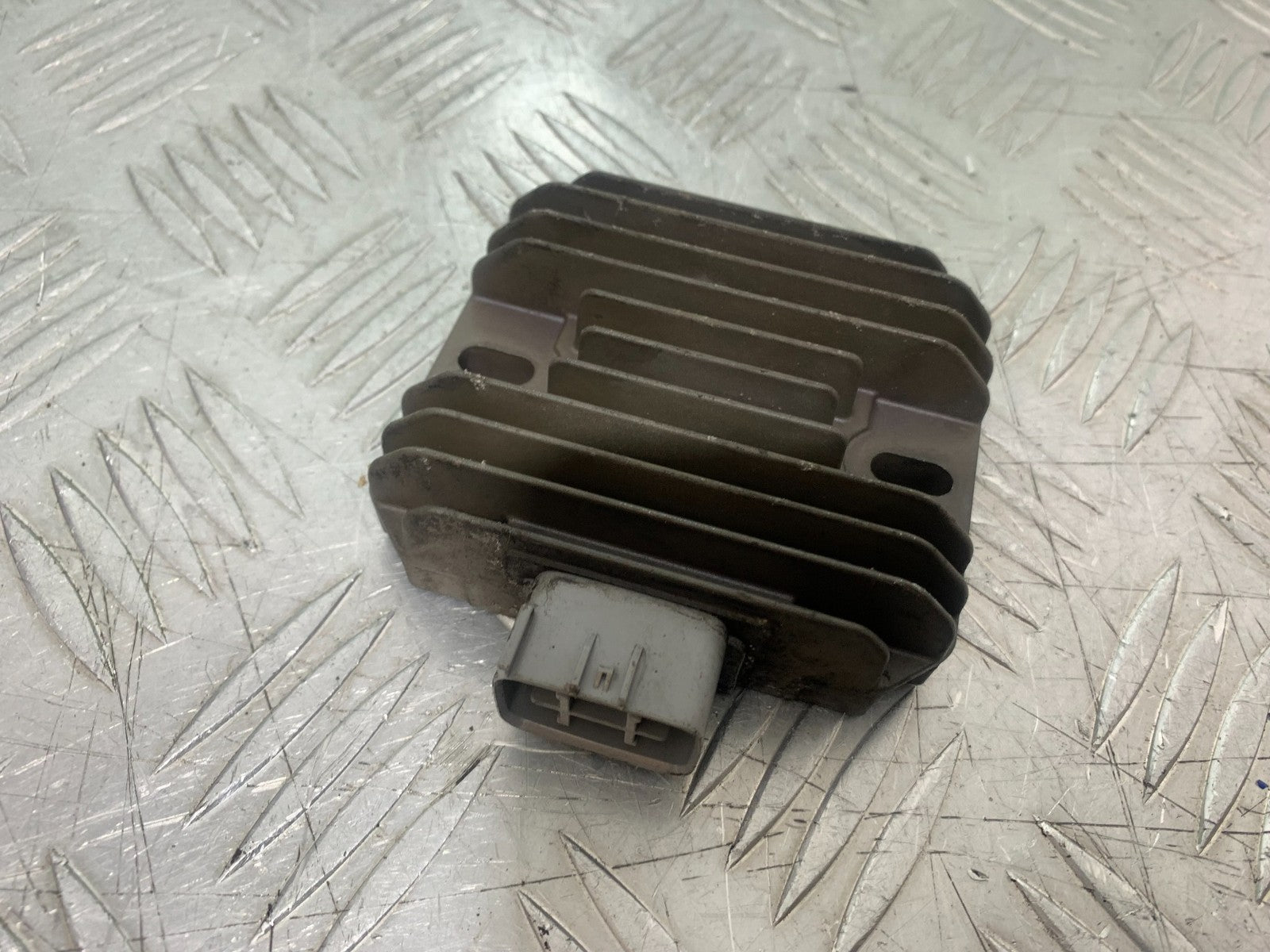 SUZUKI AN 200 UH 200 REGULATOR  YEAR 2007-2009 (CMB1256)
