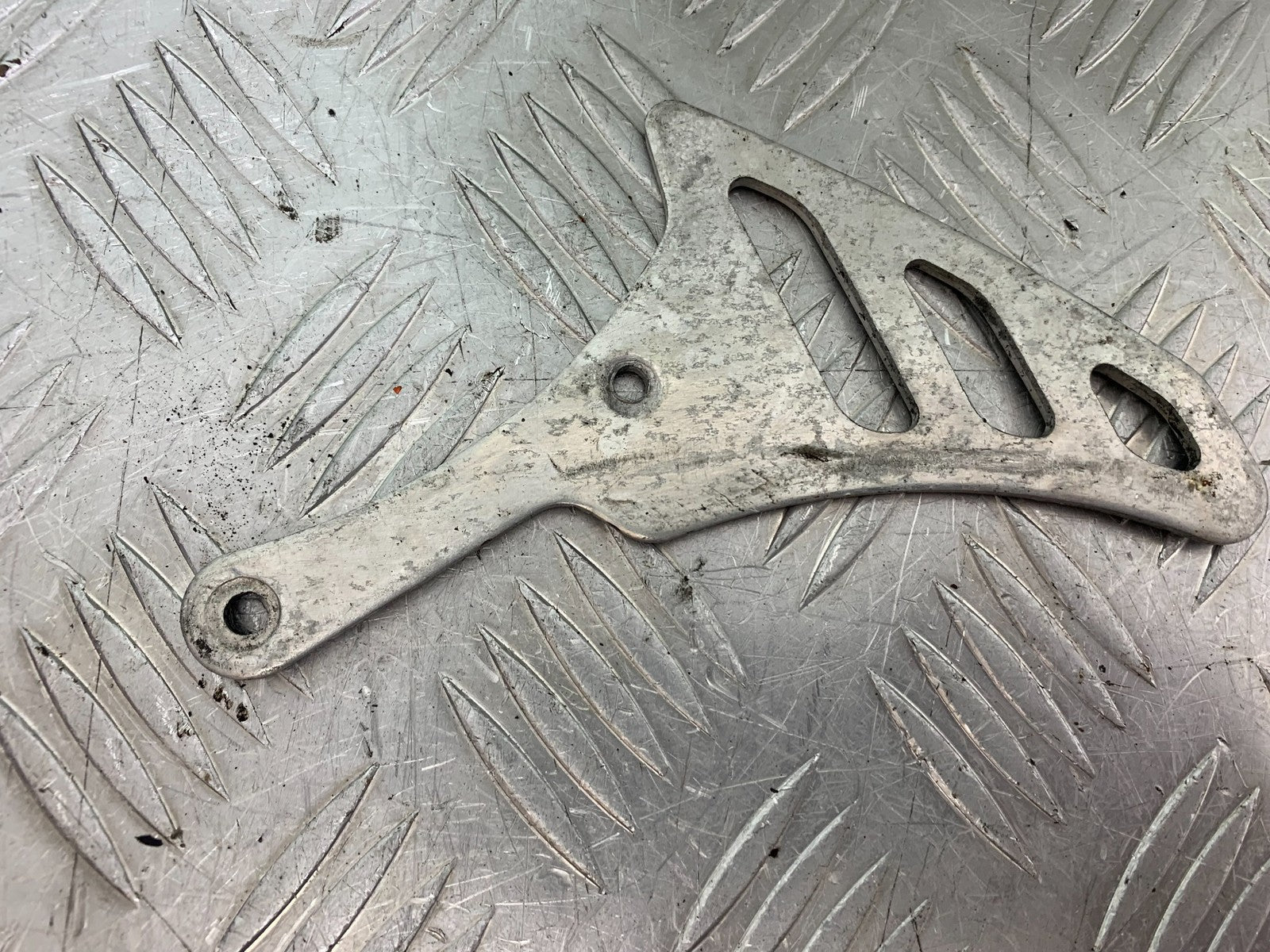 TRIUMPH 955i SPRINT ST SWINGARM COVER  YEAR 1999-04 (CMB1230)
