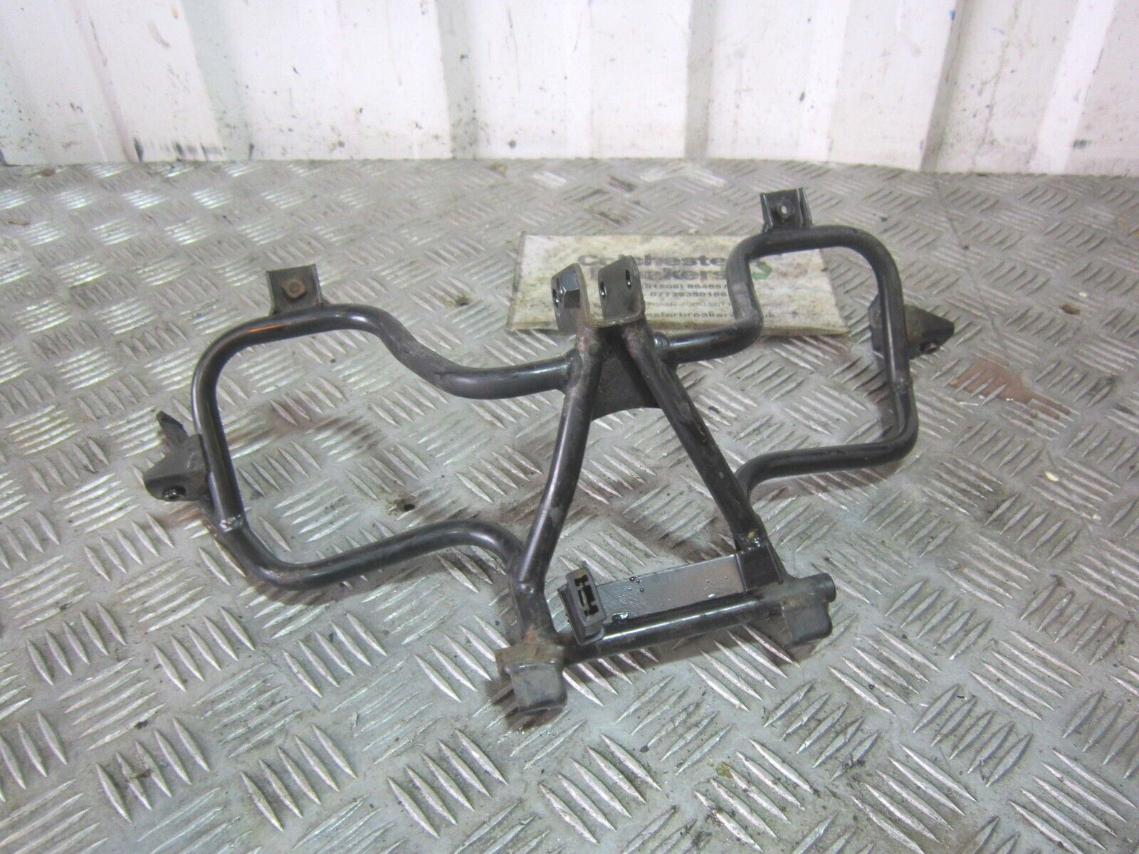 SUZUKI AN400 AN 400 BURGMAN FAIRING BRACKET  YEAR 2002 (CARBED MODEL)