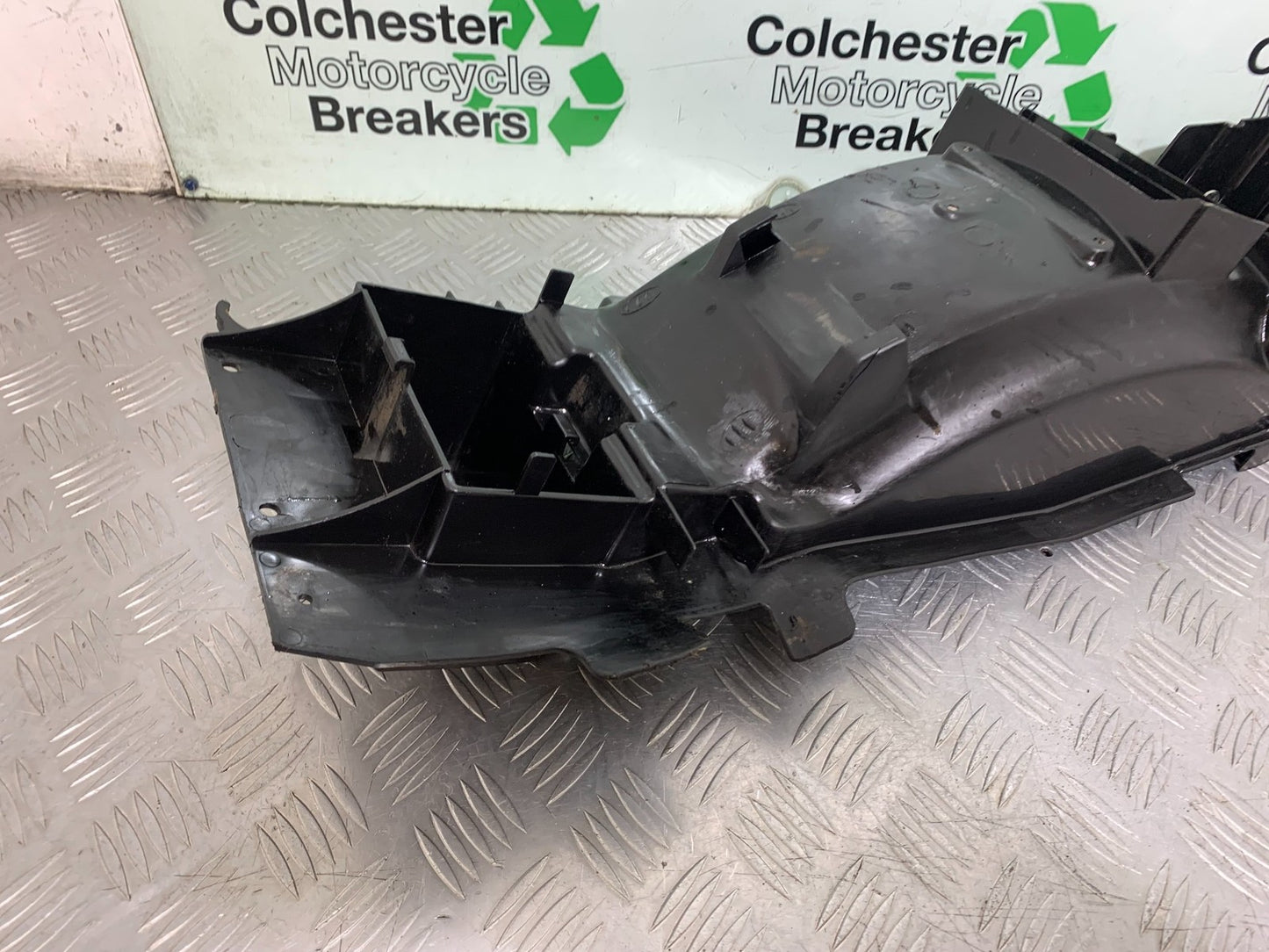 KAWASAKI ZZR1100 D REAR MUDGUARD  YEAR 1993-2001 (CMB1189)