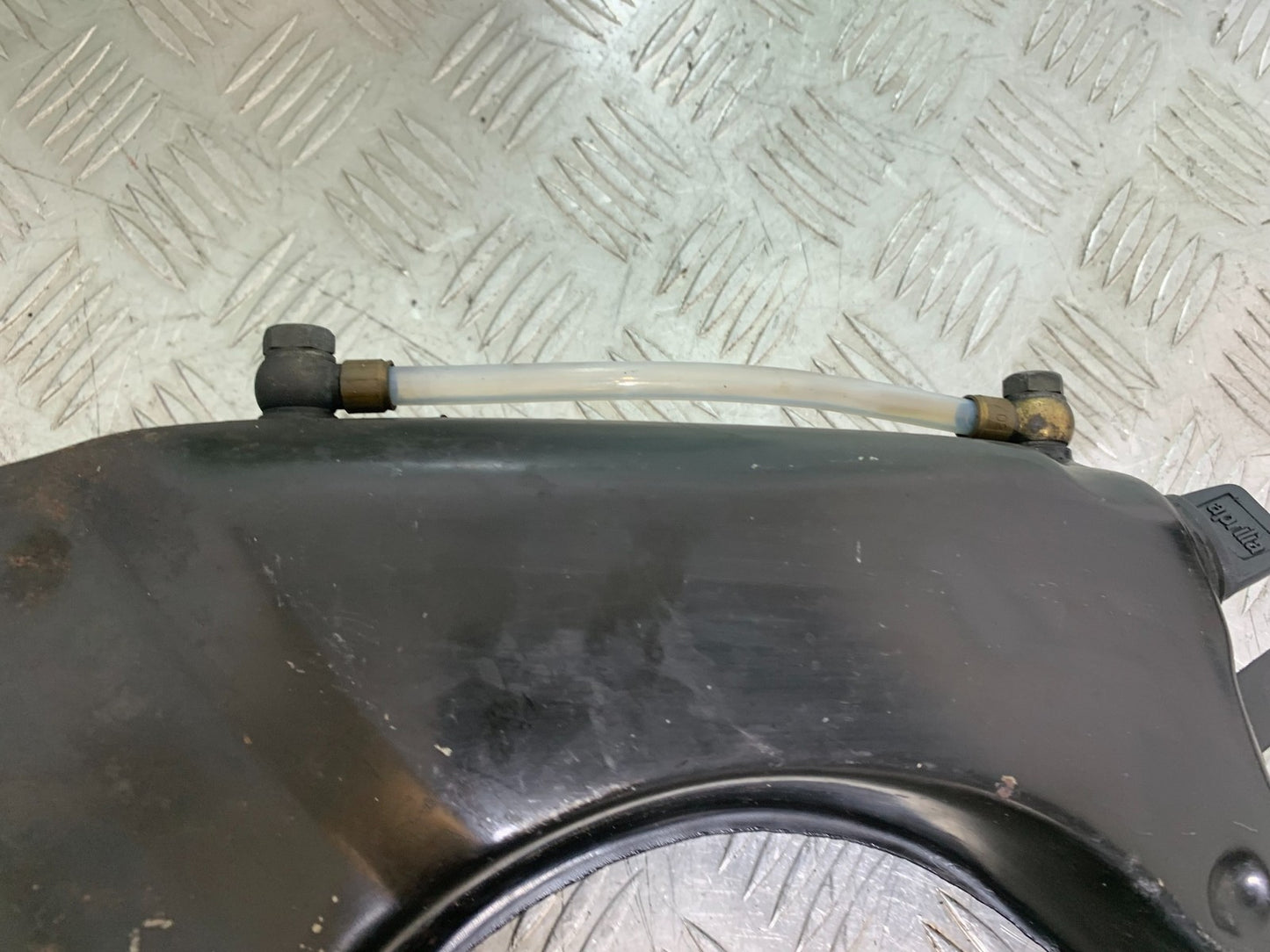 APRILIA RSV1000 RSV 1000 MILLE OIL TANK  1998- 2003 (CMB1184)