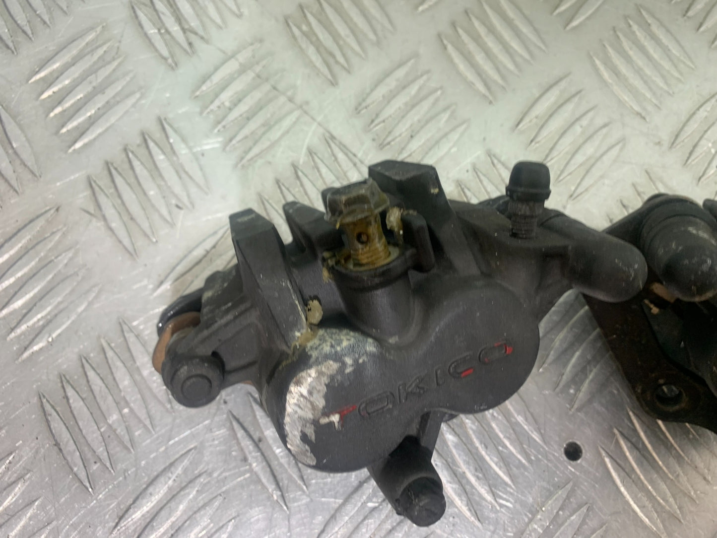 SUZUKI SV650 SV 650 mk1 FRONT BRAKE CALIPERS   YEAR 1999-2002 (CMB1160)