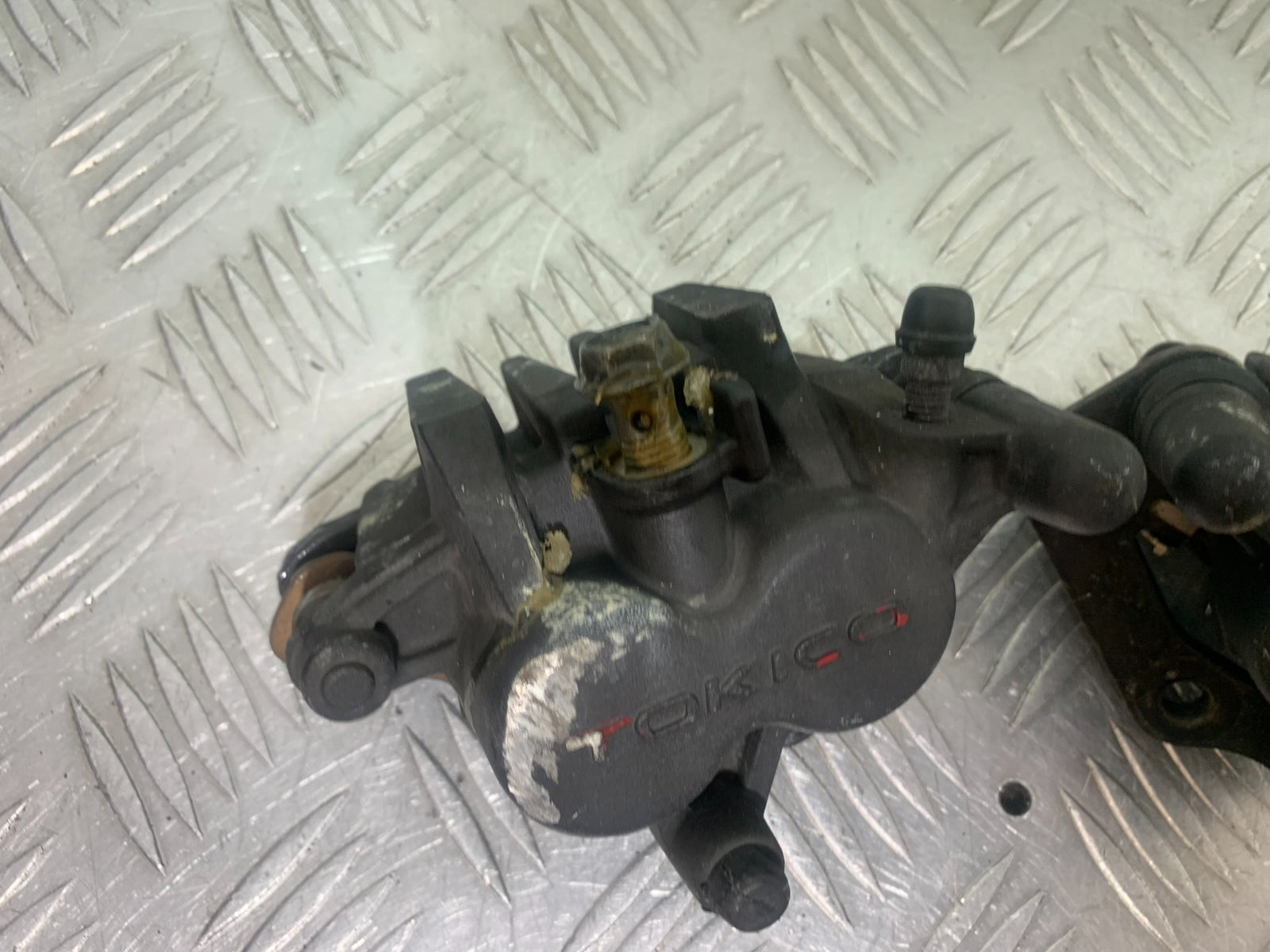 SUZUKI SV650 SV 650 mk1 FRONT BRAKE CALIPERS   YEAR 1999-2002 (CMB1160)