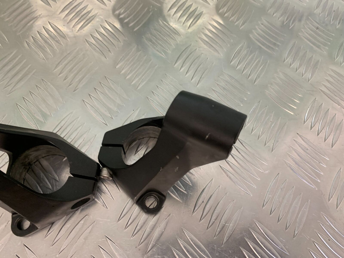 KAWASAKI Z1000 SX LEFT & RIGHT HANDLEBAR MOUNTS   YEAR 2011-16 (STOCK 942)