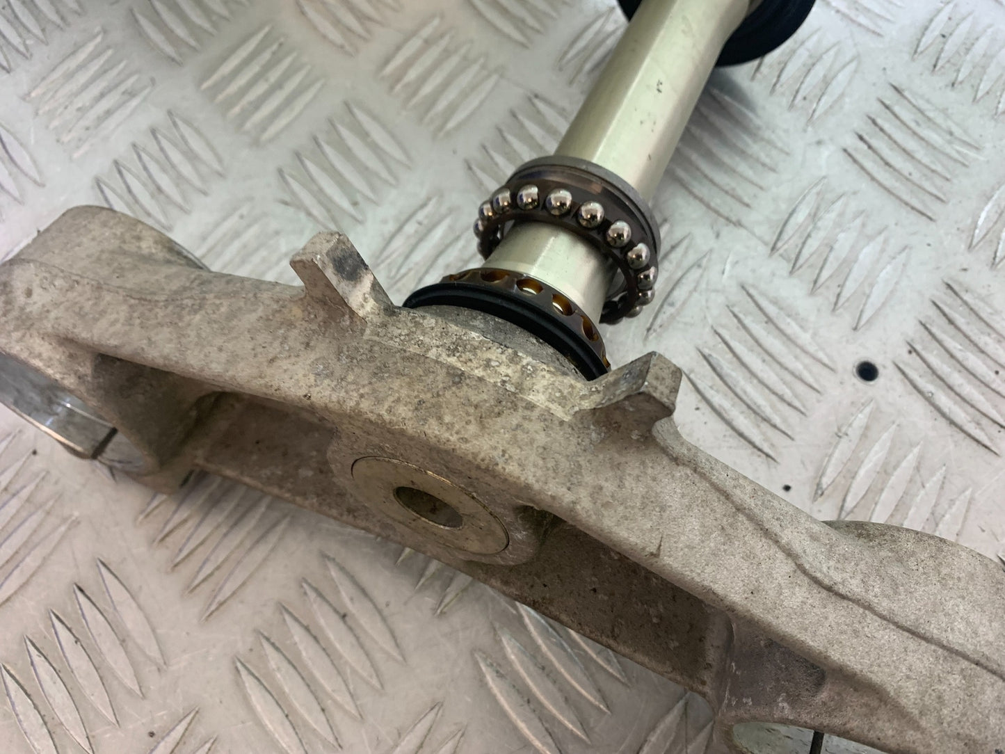 KAWASAKI ZX6R BOTTOM YOKE  YEAR 2009-2012 (CMB1136)