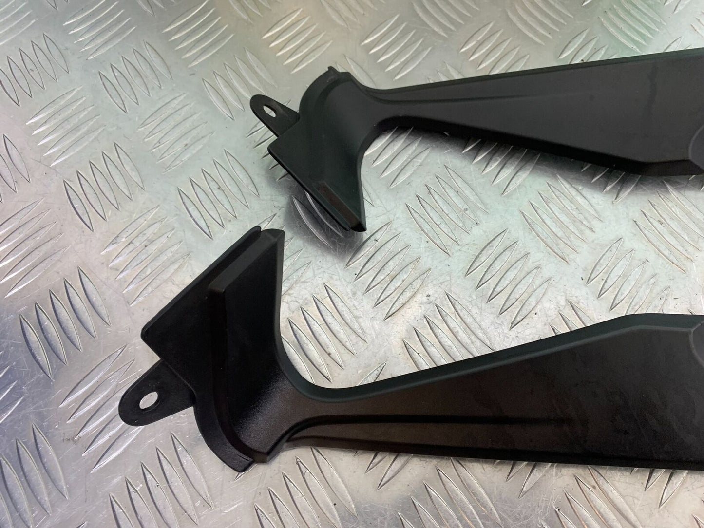 TRIUMPH TIGER 1200 EXPLORER TOP FAIRING INFILLS YEAR  2012-2015 (STOCK 992)