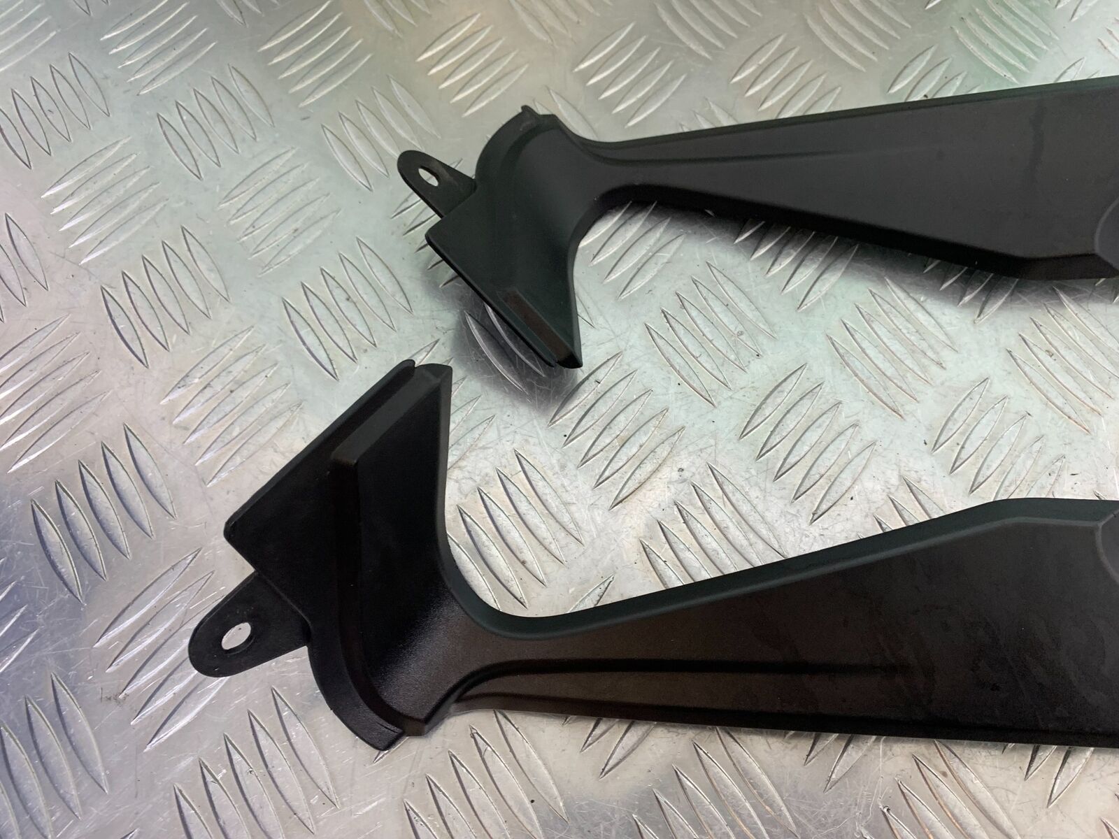 TRIUMPH TIGER 1200 EXPLORER TOP FAIRING INFILLS YEAR  2012-2015 (STOCK 992)