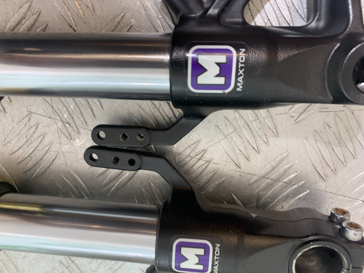 TRIUMPH 1050 SPEED TRIPLE FORKS YEAR 2005-2007 (CMB1322)