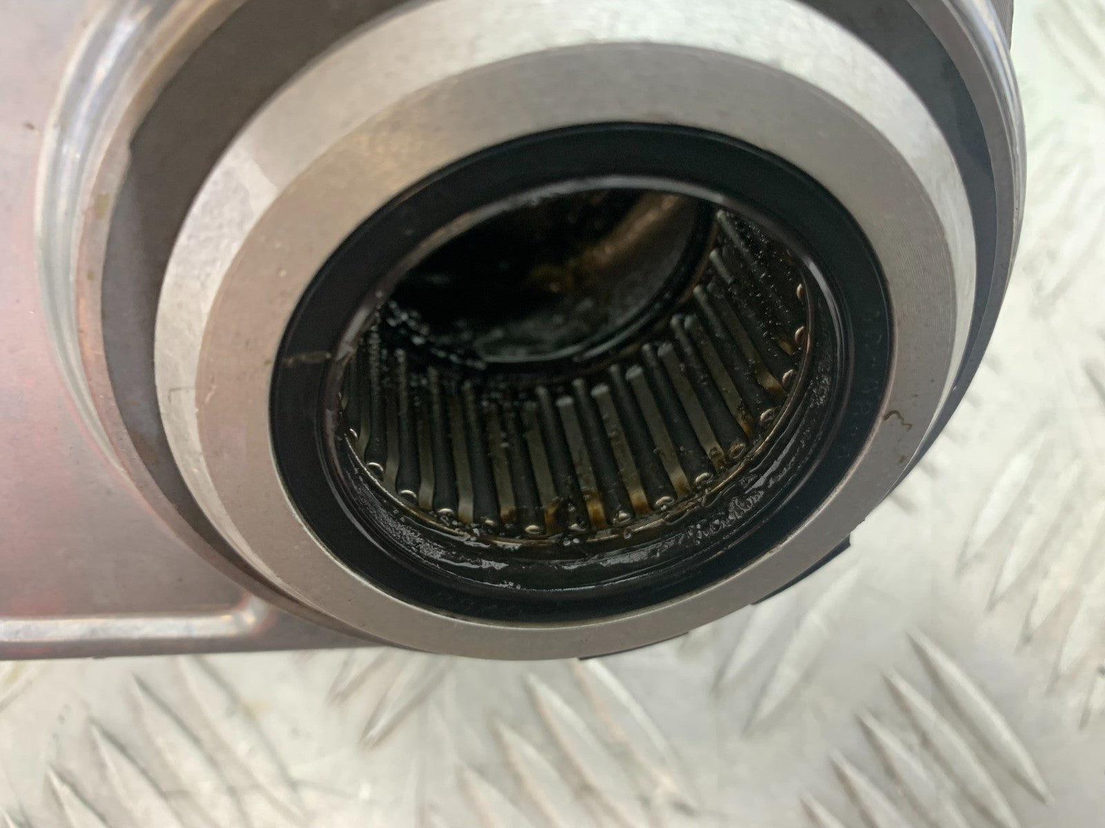 DUCATI 996 SPS 748 916 998 ECCENTRIC HUB  1999-2000 (CMB1209)