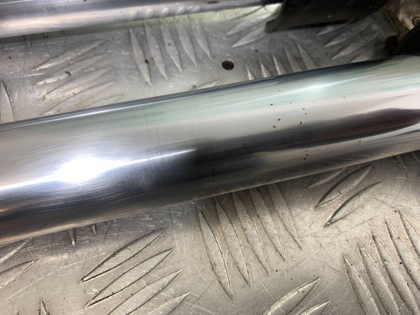 HONDA CBR1100 BLACKBIRD FORKS    YEAR 1999-2005 (CMB1103)