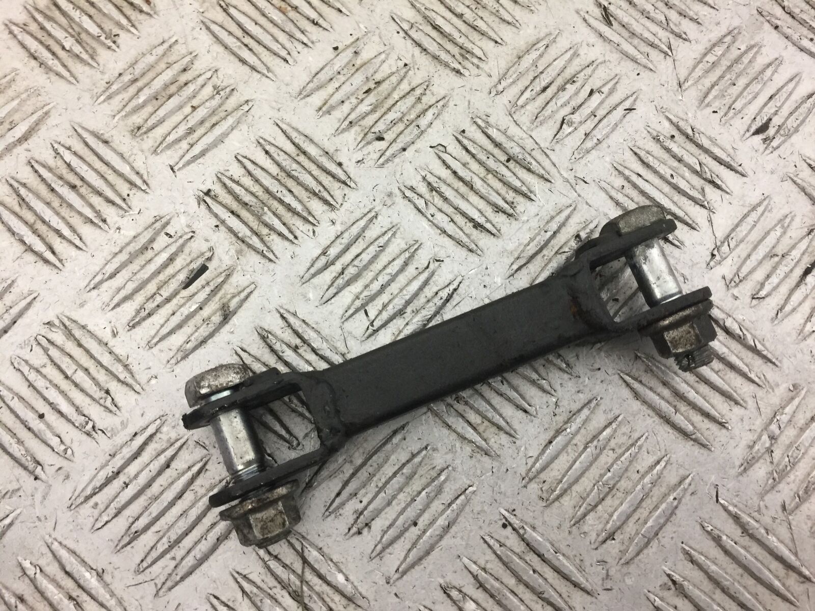 KAWASAKI Z1000 ZR1000 (ABS) BRAKE ARM  YEAR 2015 (STOCK 636)