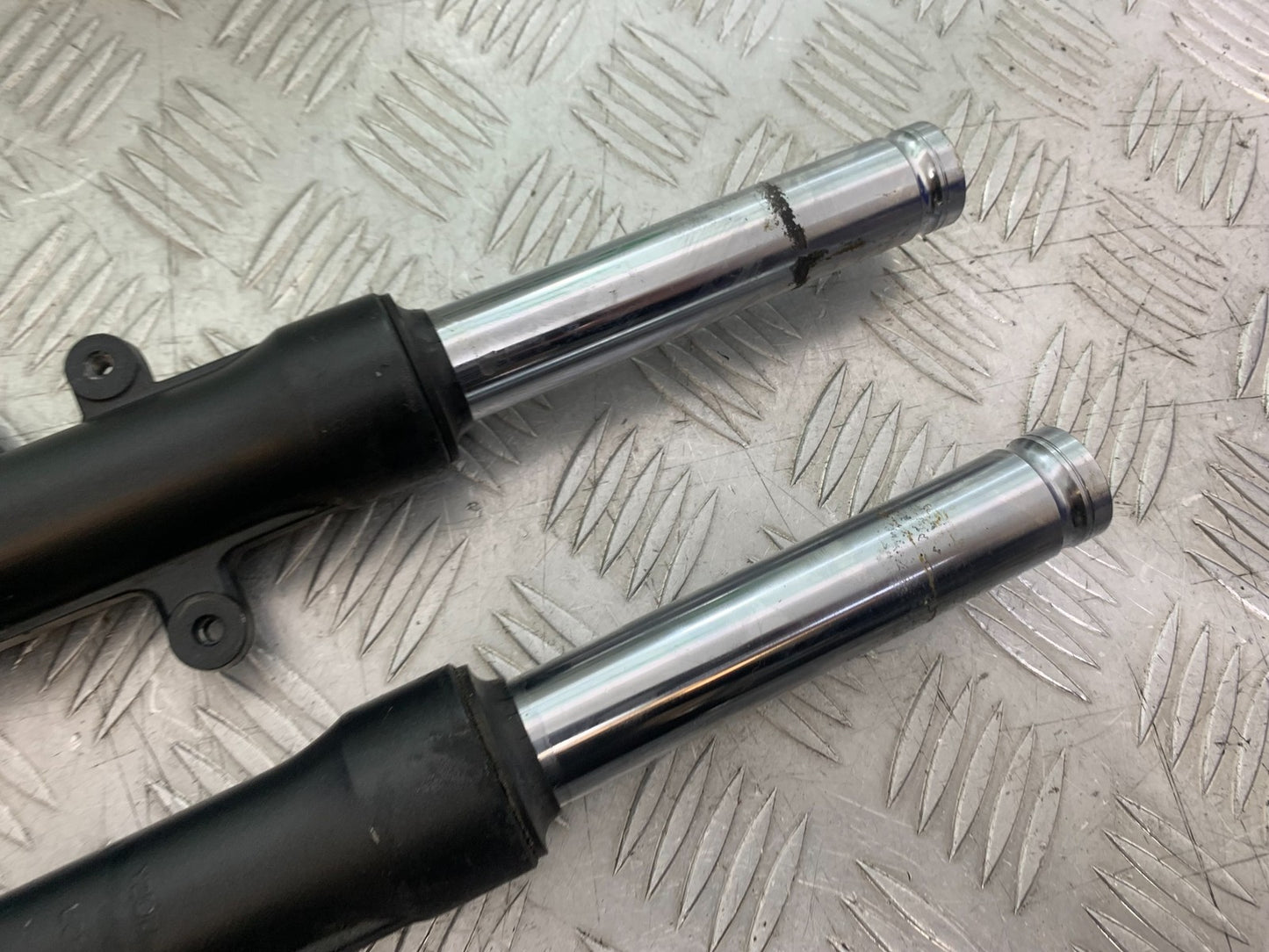 YAMAHA NMAX-125 N MAX 125 FORKS (DAMAGED)  YEAR 2015-2020  (CMB1231)