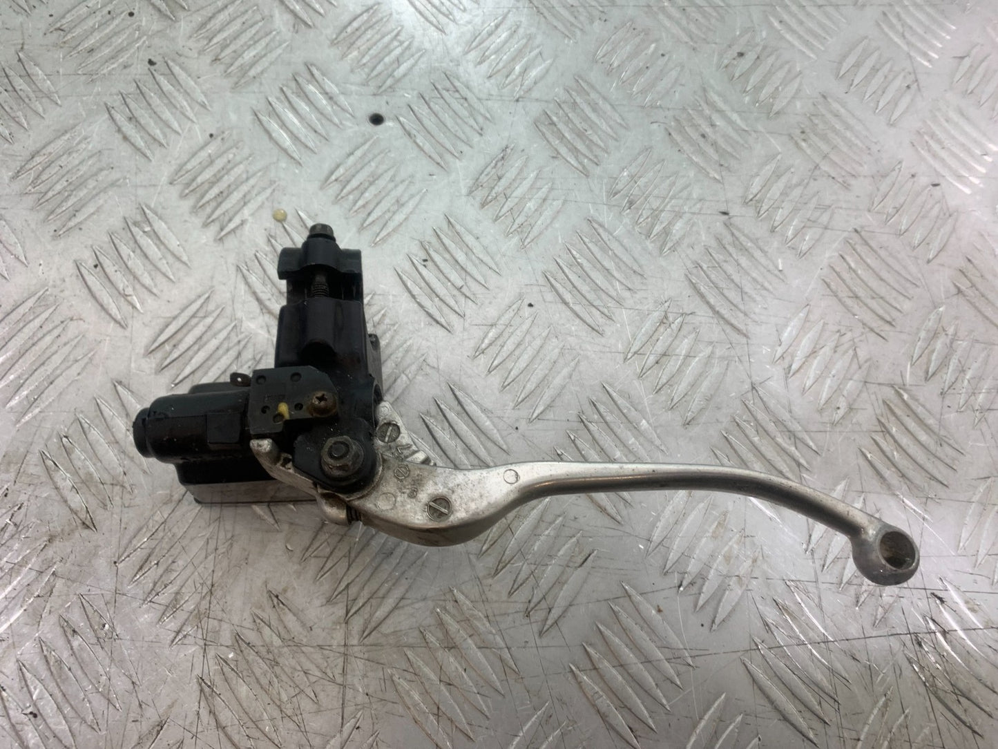 SUZUKI GS500 GS 500 FRONT BRAKE MASTER CYLINDER    YEAR 2001-2008 (CMB1254)