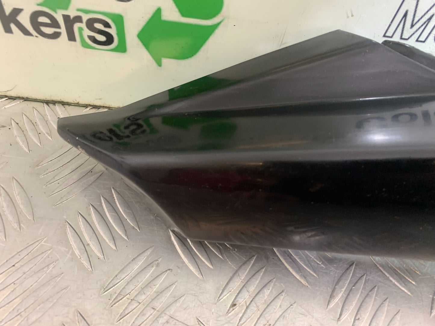 YAMAHA FZS600 FAZER 600 RIGHT TAIL PIECE  YEAR 1998-2001 (CMB1267)
