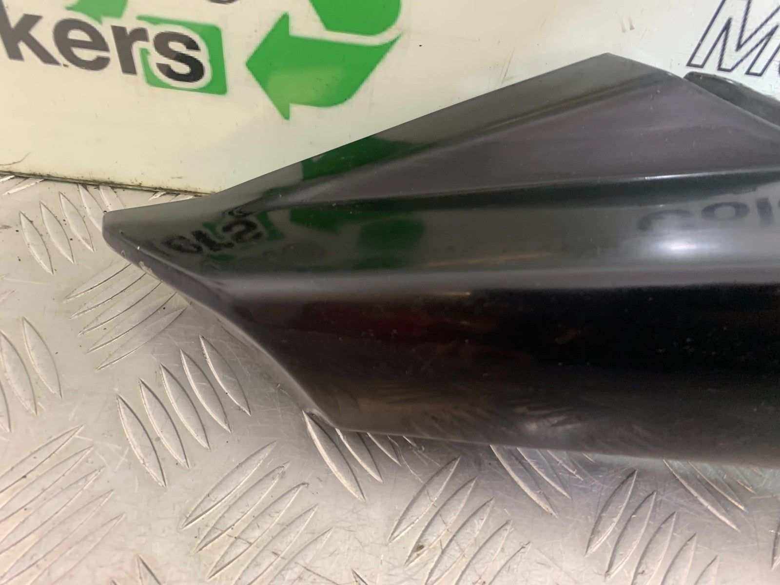 YAMAHA FZS600 FAZER 600 RIGHT TAIL PIECE  YEAR 1998-2001 (CMB1267)