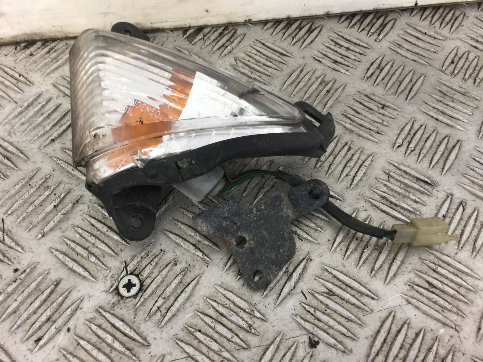 KAWASAKI ER6 N FRONT LEFT INDICATOR  YEAR 2006 (STOCK 465)