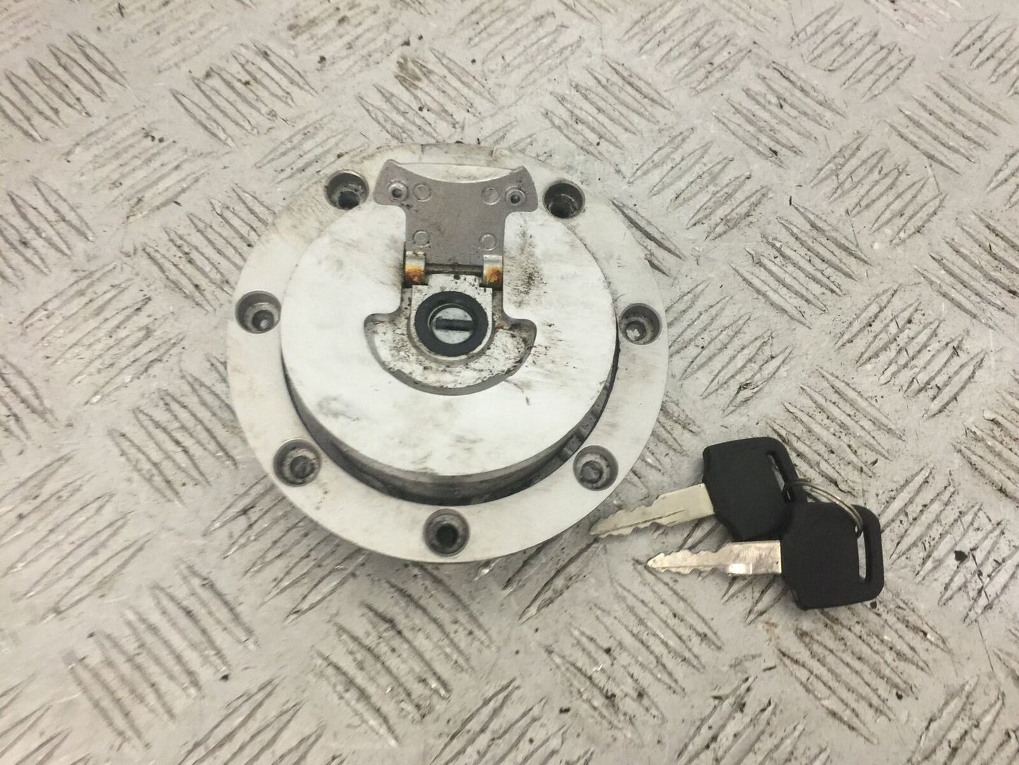 HONDA CBR600 CBR 600 RR PETROL CAP AND KEYS YEAR 2003-2004 (STOCK 834)