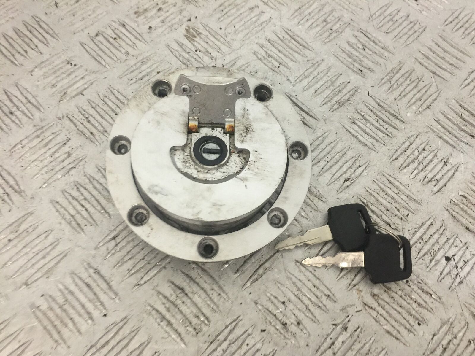 HONDA CBR600 CBR 600 RR PETROL CAP AND KEYS YEAR 2003-2004 (STOCK 834)