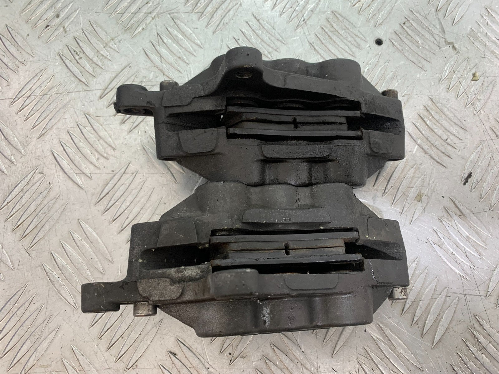 SUZUKI GSF1200 GSF 1200 BANDIT FRONT BRAKE CALIPERS  YEAR 2001-2004 (CMB1188)