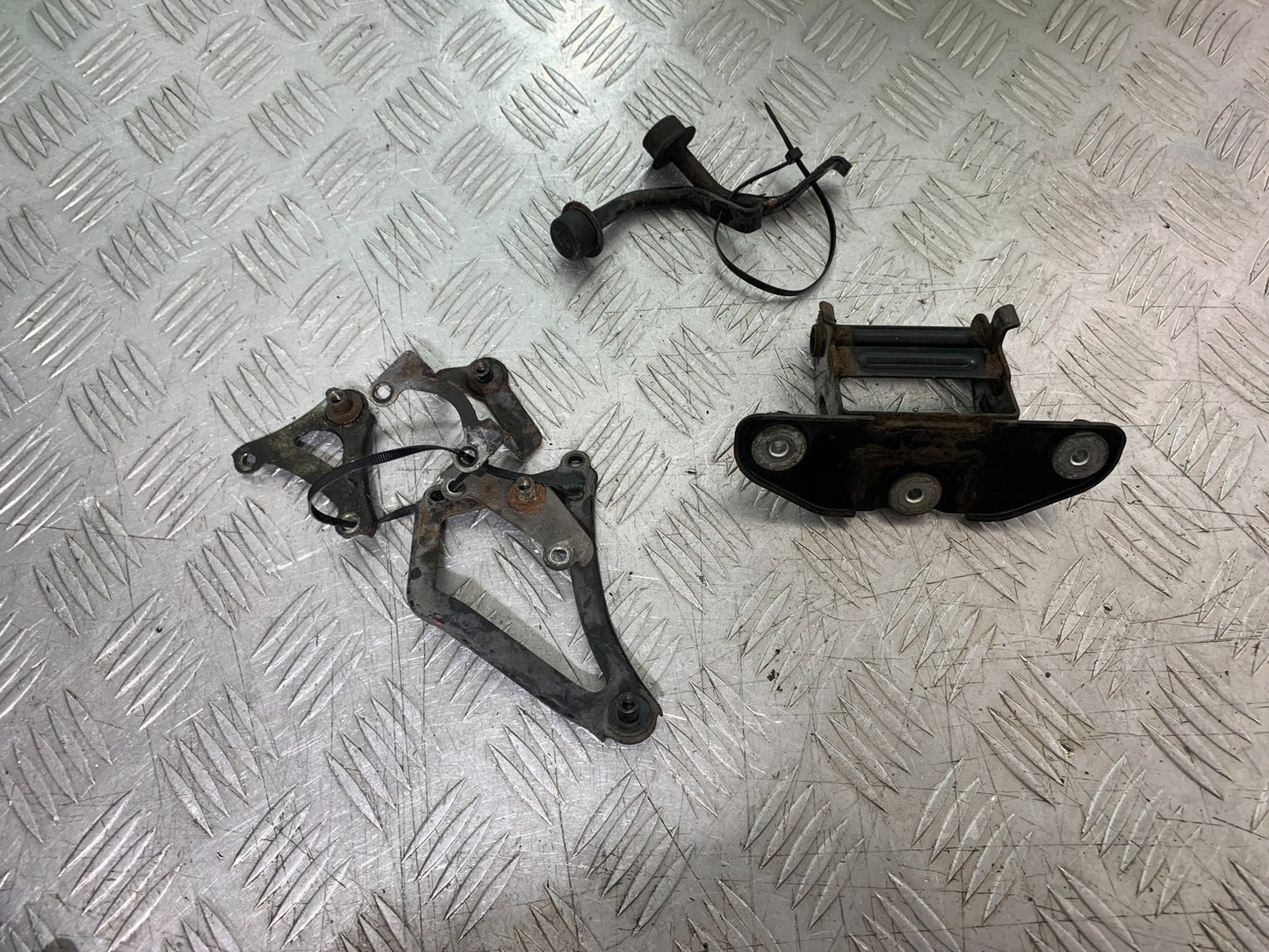 SUZUKI DL1000 V-STROM FRAME BRACKETS  YEAR 2014-2019 (CMB1325)