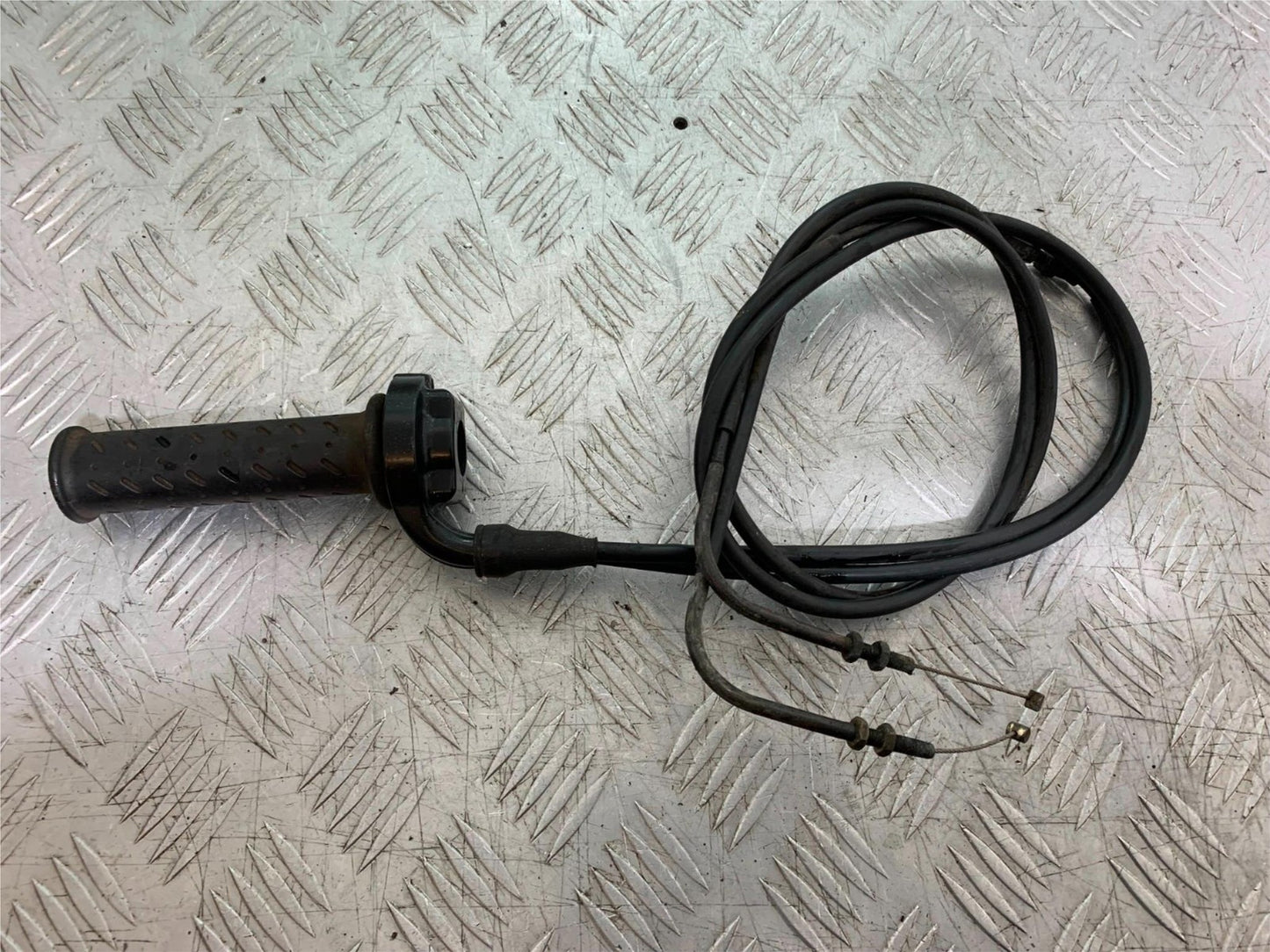 TRIUMPH 955I SPRINT RS THROTTLE AND CABLES  YEAR 1999-03 (CMB1313)