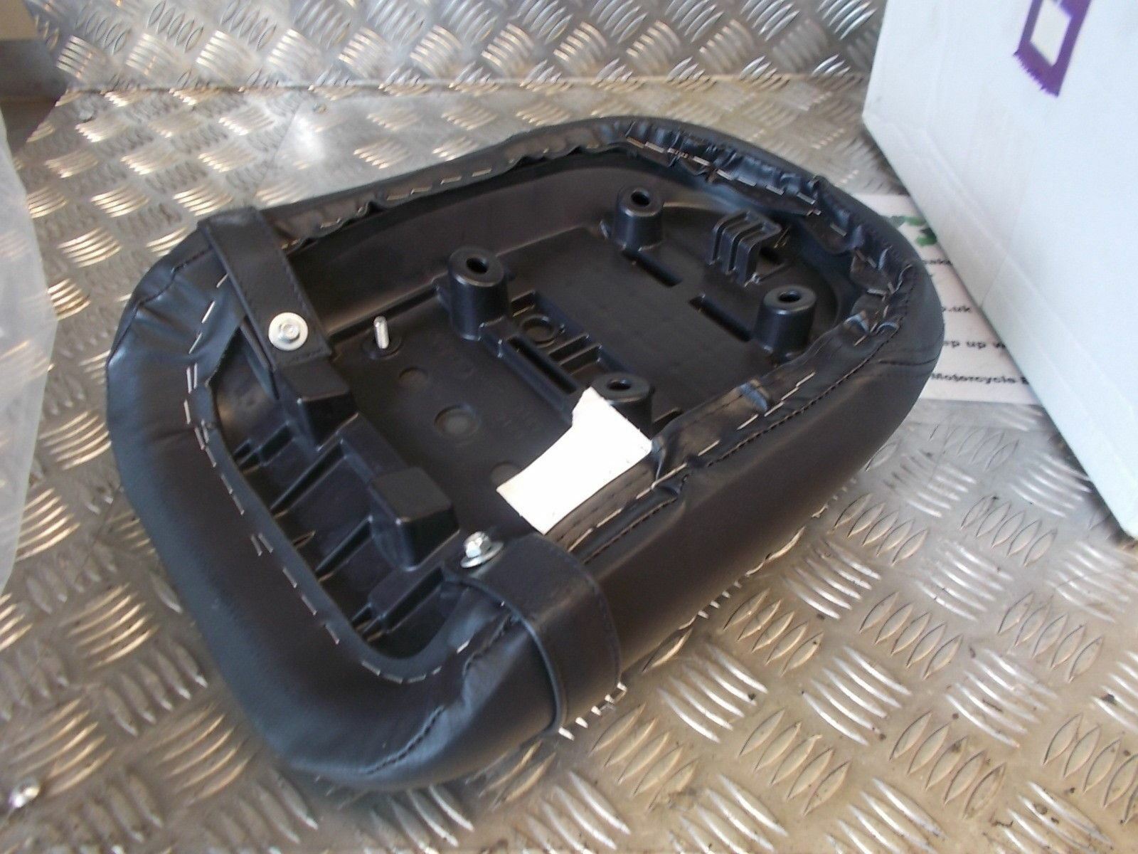 KAWASAKI VN1700 VN 1700 CLASSIC REAR SEAT YEAR 2014