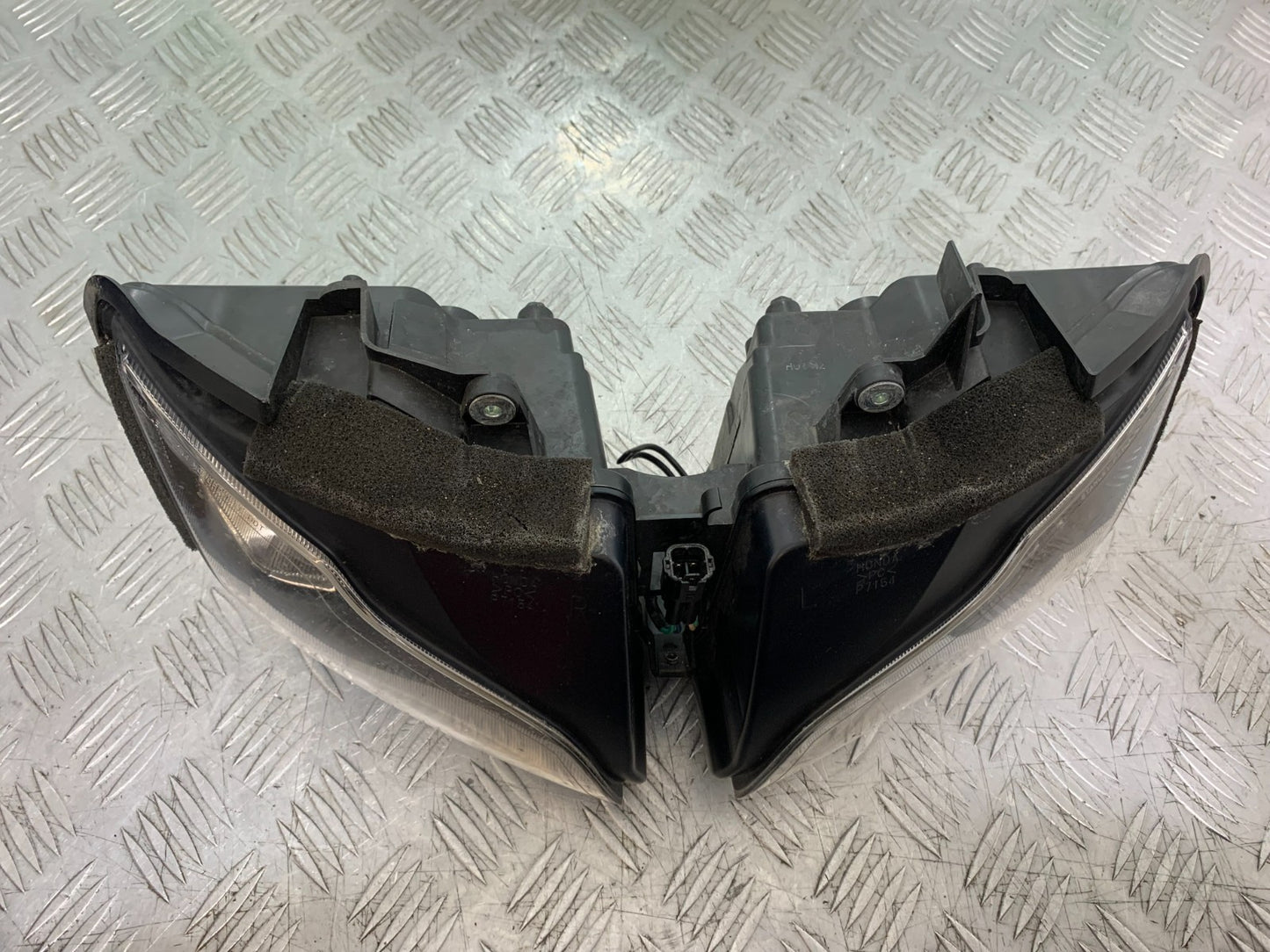 HONDA CBR1000 RR HEADLIGHT  YEAR 2008-2011 (CMB1330)