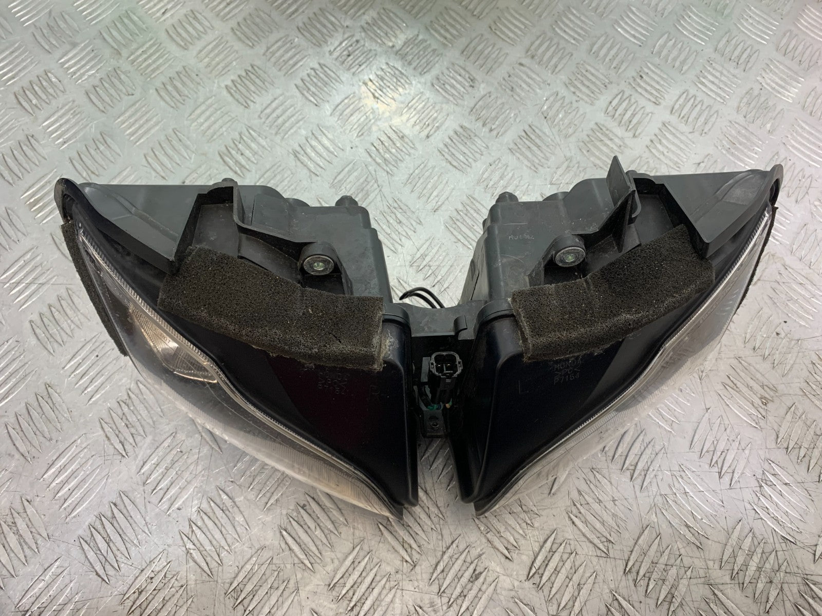 HONDA CBR1000 RR HEADLIGHT  YEAR 2008-2011 (CMB1330)