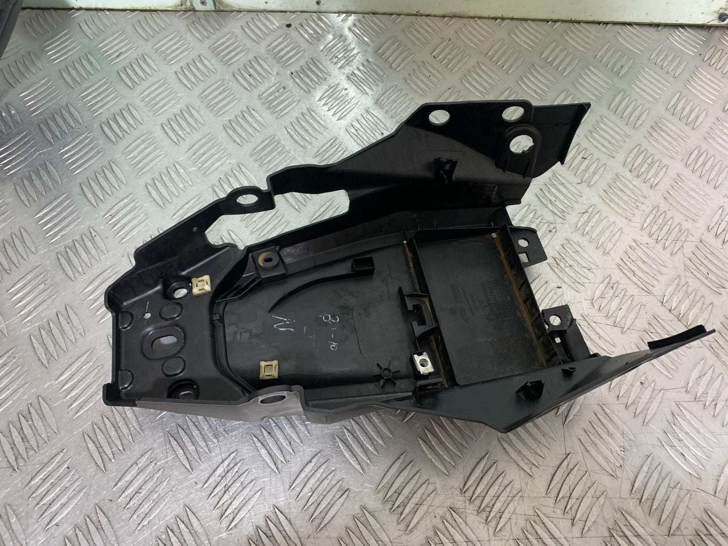KTM DUKE 390 UNDERTRAY YEAR 2017- 2023 (CMB1314)