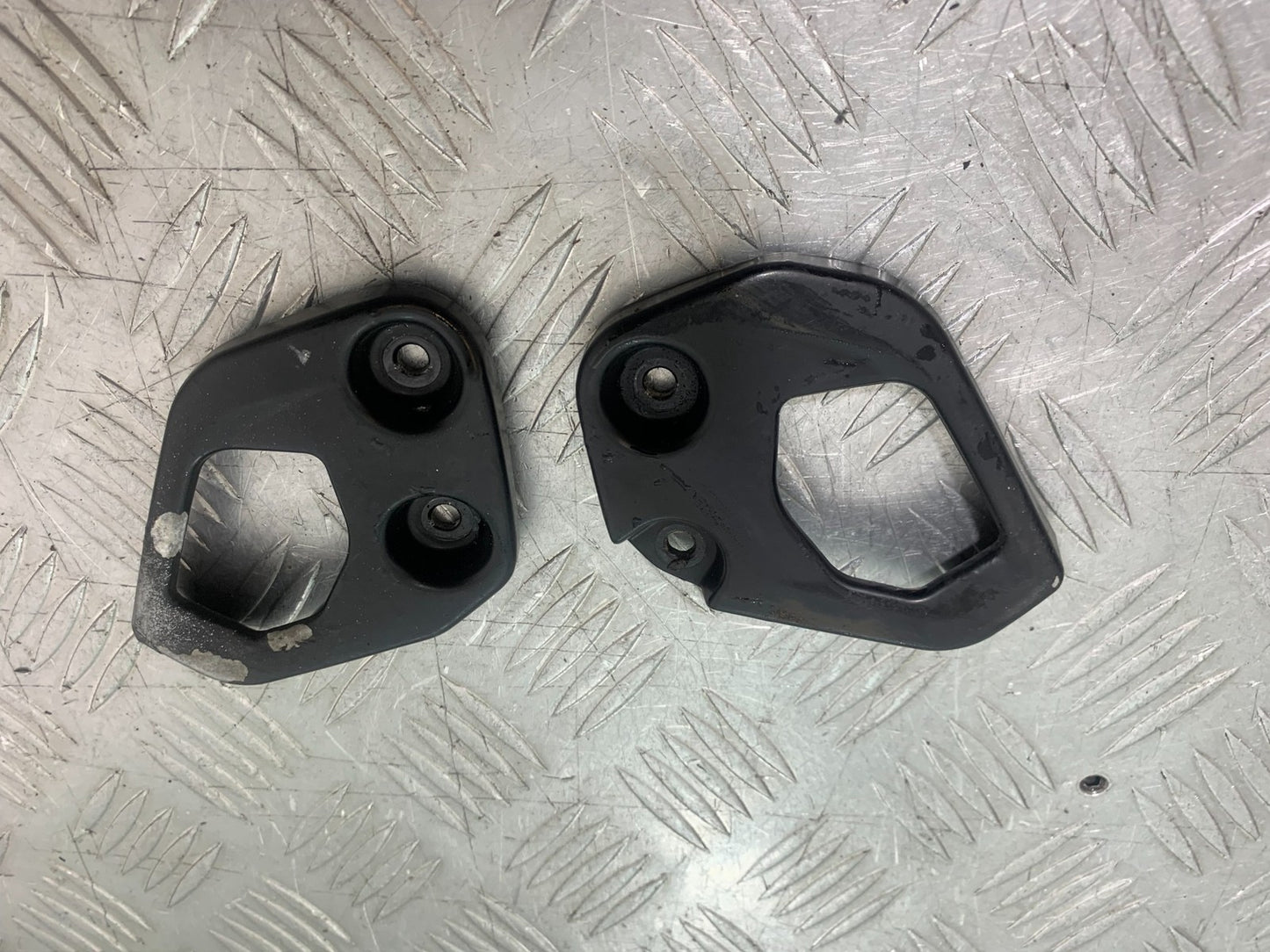 BMW R1200 R 1200 GS HEEL PLATES  YEAR 2013-2016 (CMB1257)