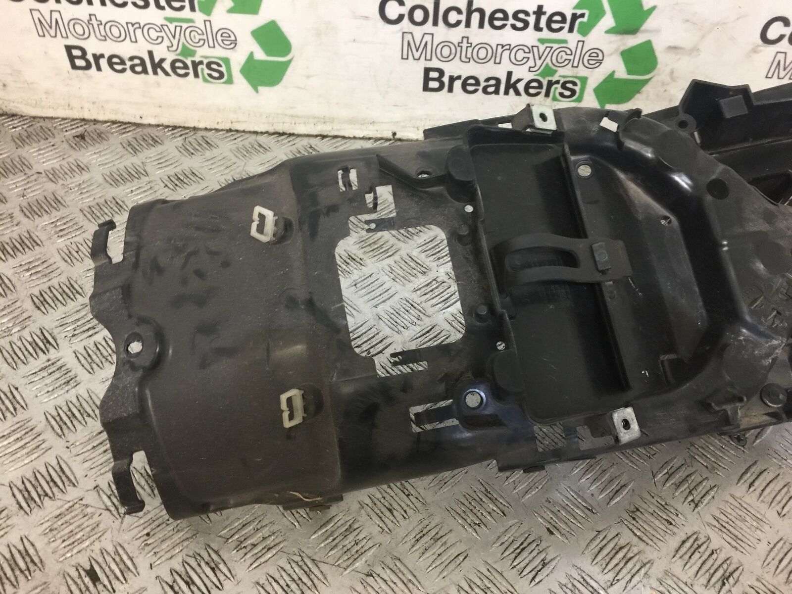 KAWASAKI VN 650 VULCAN UNDERTRAY   YEAR 2017-2021 (STOCK 705)