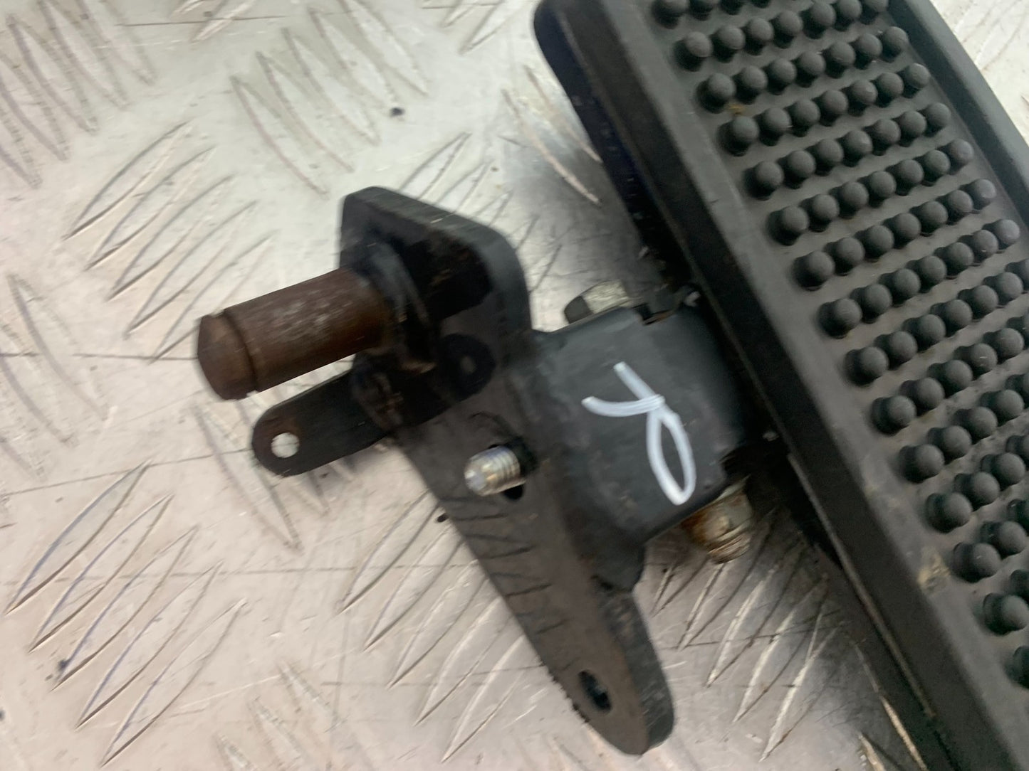 PIONEER NEVADA XF125 RIGHT FOOTBOARD YEAR 2009 (CMB1214)