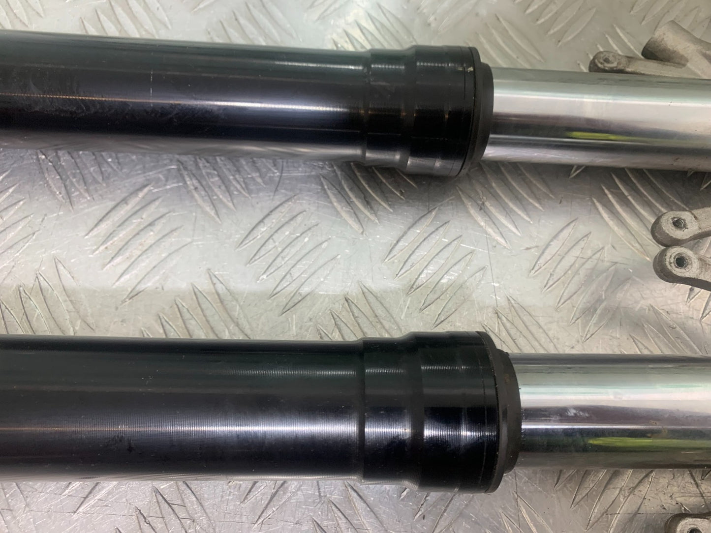 APRILIA SL750 SL 750 SHIVER FORKS   YEAR 2008-2016 (CMB1242)