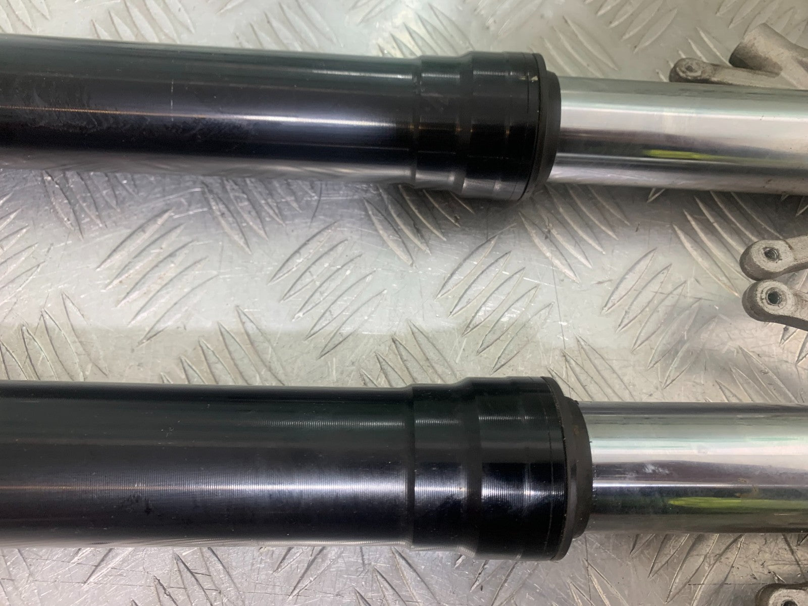 APRILIA SL750 SL 750 SHIVER FORKS   YEAR 2008-2016 (CMB1242)