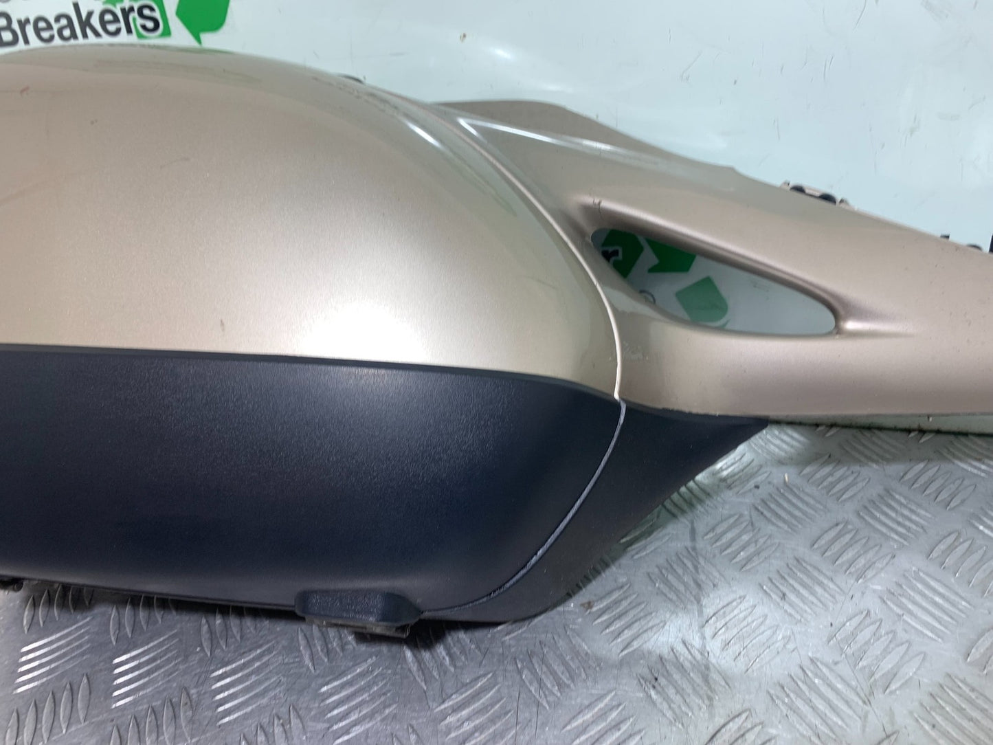 HONDA NT650 V DEAUVILLE RIGHT PANNIER  YEAR 1998-01 (CMB1320)