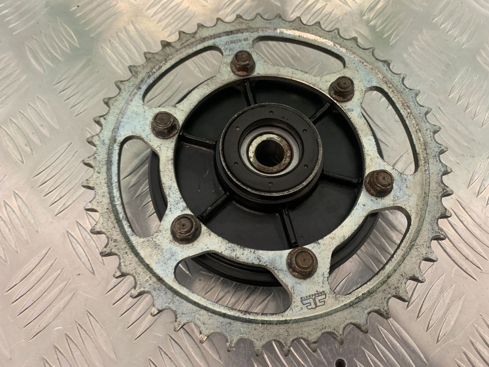 YAMAHA FZS600 FAZER 600 SPROCKET CARRIER    YEAR 1998-2001 (STOCK 964)