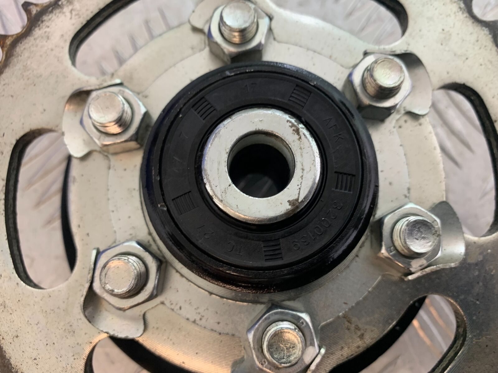 BENELLI BN125 BN 125 REAR SPROCKET CARRIER    YEAR 2018-2021 (CMB1080)