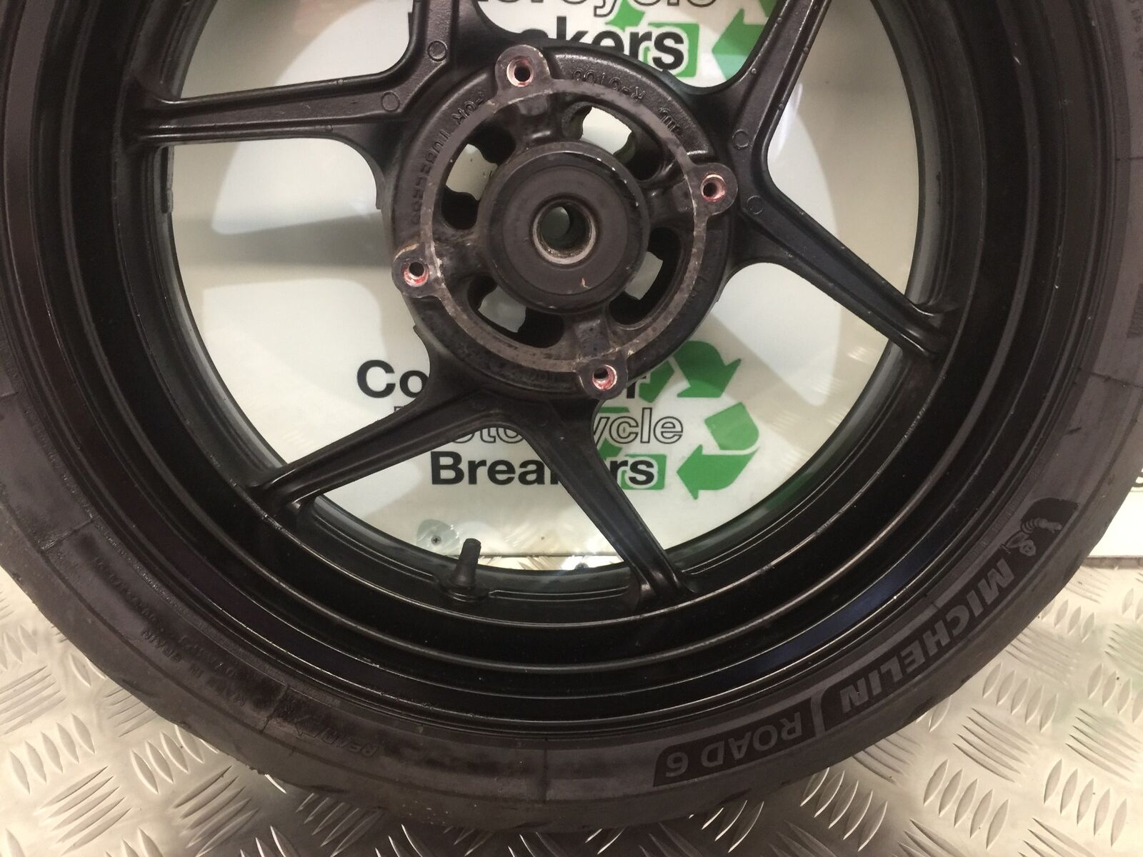 KAWASAKI Z1000 SX REAR WHEEL   YEAR 2011-13 (STOCK 911)