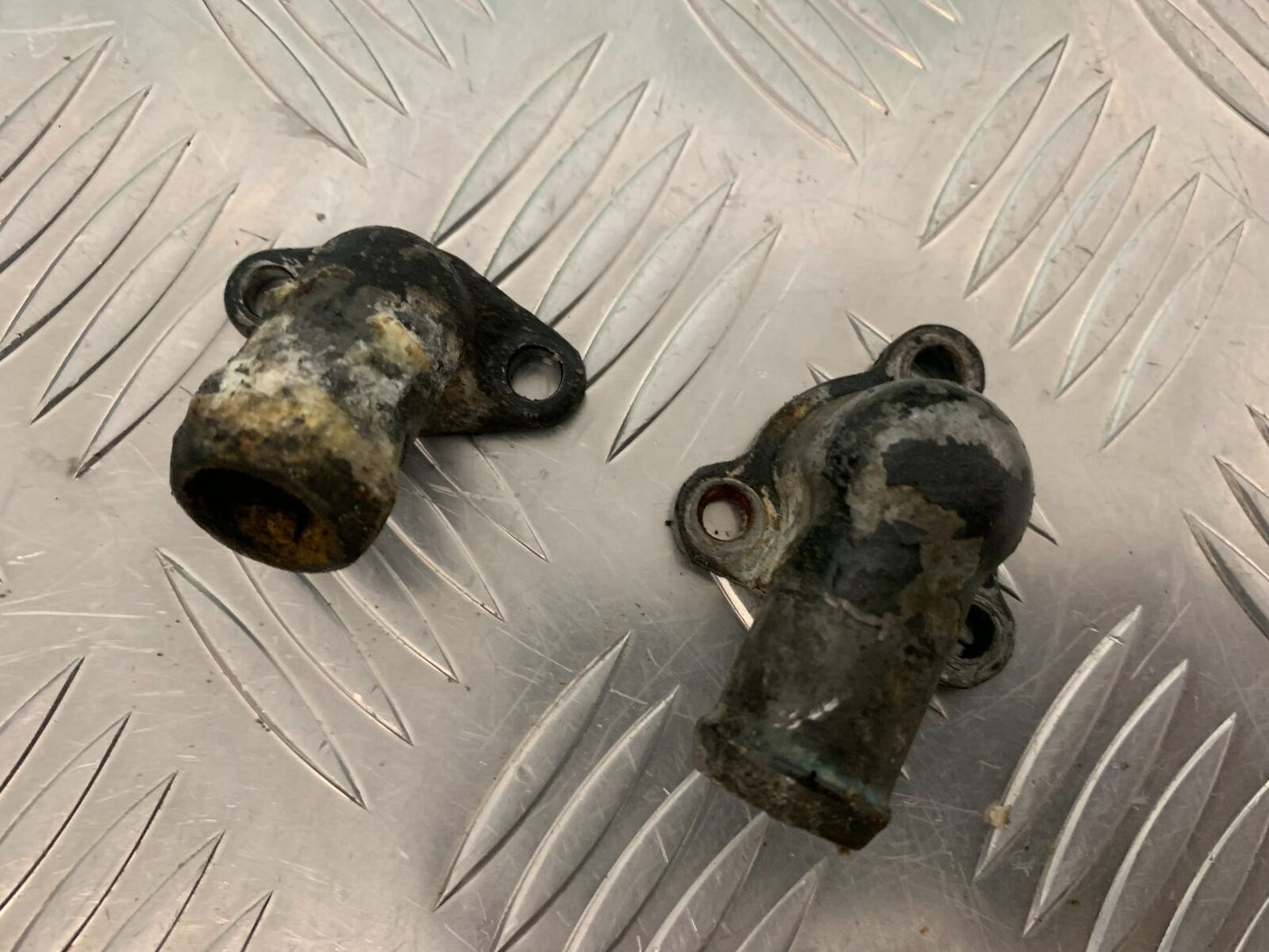 KAWASAKI KLR250 KLR 250 WATER PIPE OUTLETS   YEAR 1984-2001 (STOCK 980)