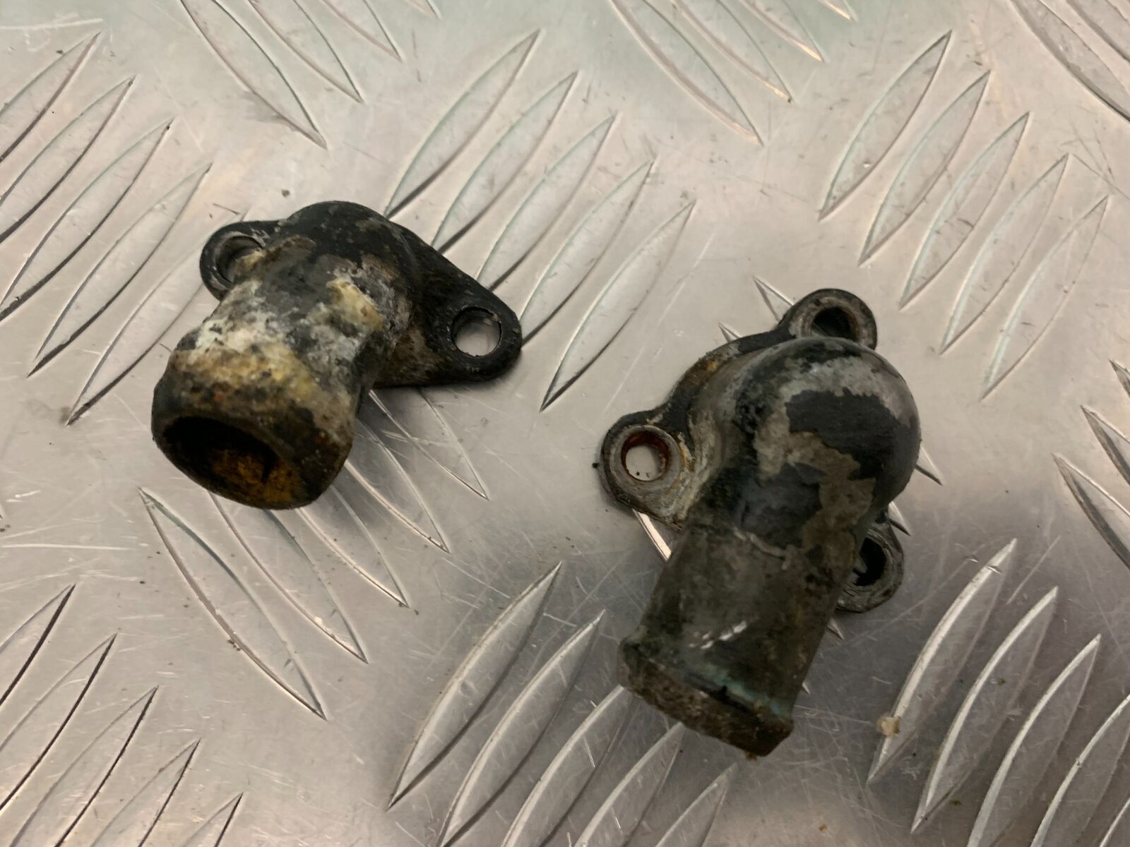 KAWASAKI KLR250 KLR 250 WATER PIPE OUTLETS   YEAR 1984-2001 (STOCK 980)