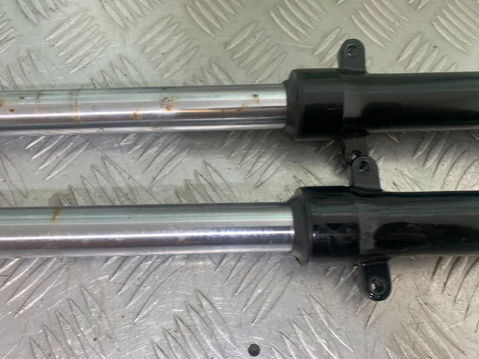 HONDA CBF125 CBF 125 FORKS   YEAR 2009-14  (CMB1172)