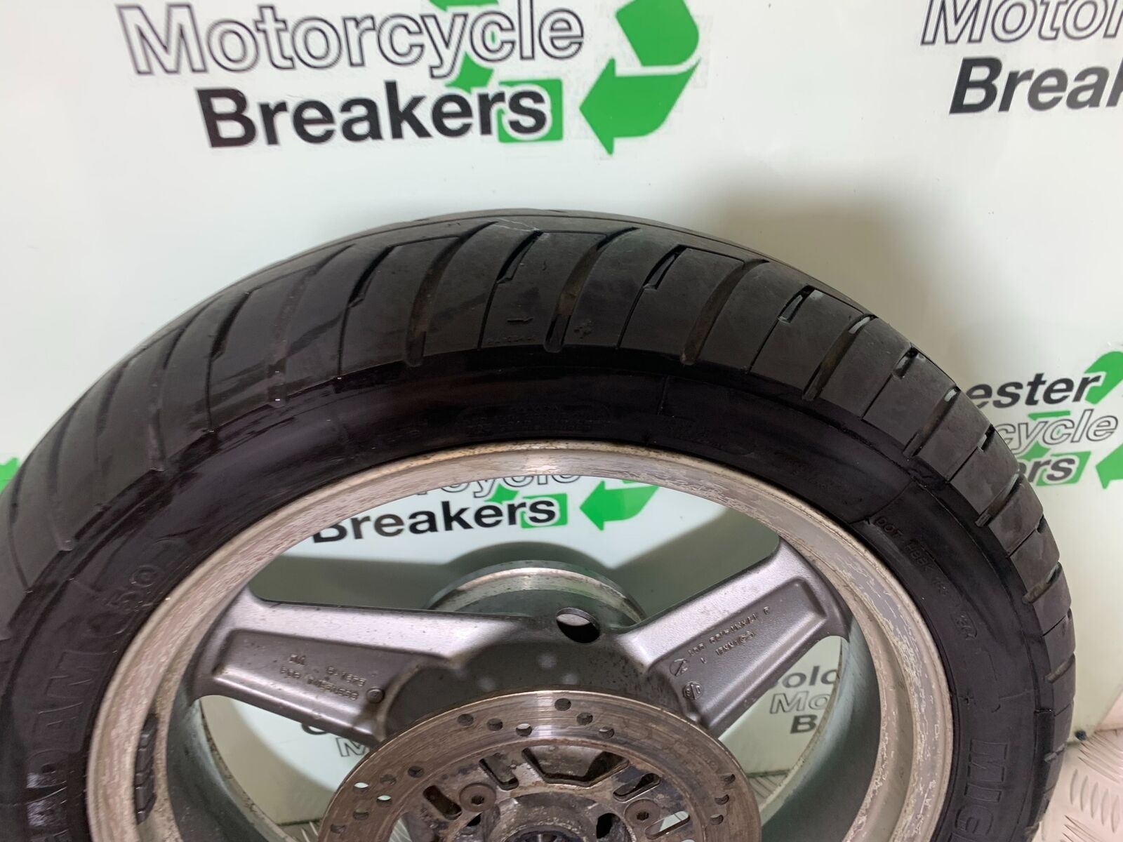 KAWASAKI ZR 750 ZEPHYR REAR WHEEL  YEAR 1991-95 (CMB1008)